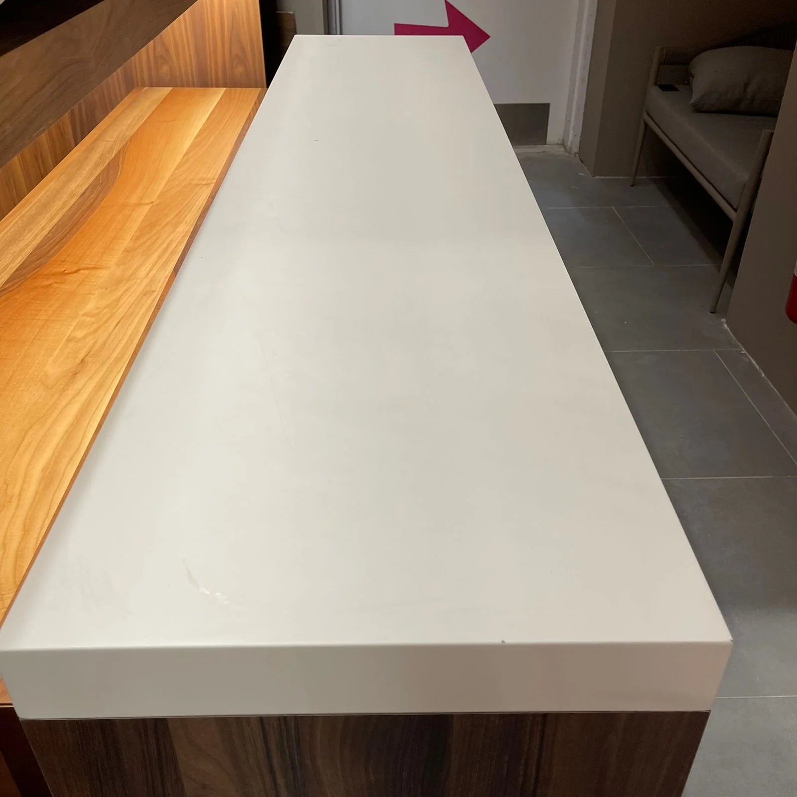 Display item - Valentina Sideboard Valent-Consl - YAS -  DISPLAY ITEM - ebarza Furniture UAE | Shop Modern Furniture in Abu Dhabi & Dubai - مفروشات ايبازرا في الامارات | تسوق اثاث عصري وديكورات مميزة في دبي وابوظبي