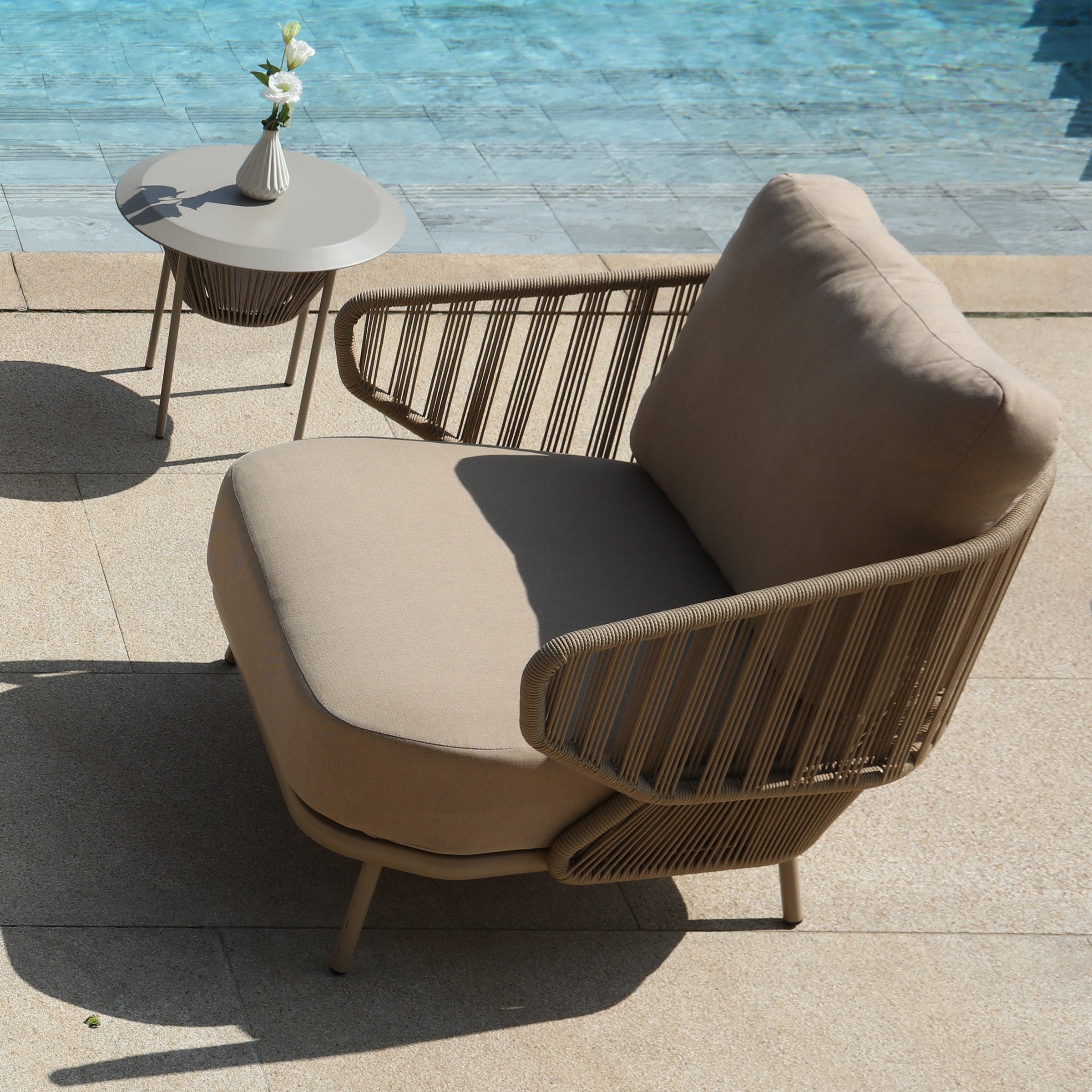 Embrace Outdoor Armchair MYX-SOFA030 -  Outdoor Chairs | كرسي بذراعين للاستخدام الخارجي من إمبريس - ebarza Furniture UAE | Shop Modern Furniture in Abu Dhabi & Dubai - مفروشات ايبازرا في الامارات | تسوق اثاث عصري وديكورات مميزة في دبي وابوظبي