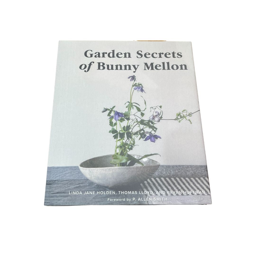 Pre-order 35 Days Delivery Garden Secrets of Bunny Mellon Decorative Book  - FY-29 -  Decorative Books & Magazines - ebarza Furniture UAE | Shop Modern Furniture in Abu Dhabi & Dubai - مفروشات ايبازرا في الامارات | تسوق اثاث عصري وديكورات مميزة في دبي وابوظبي