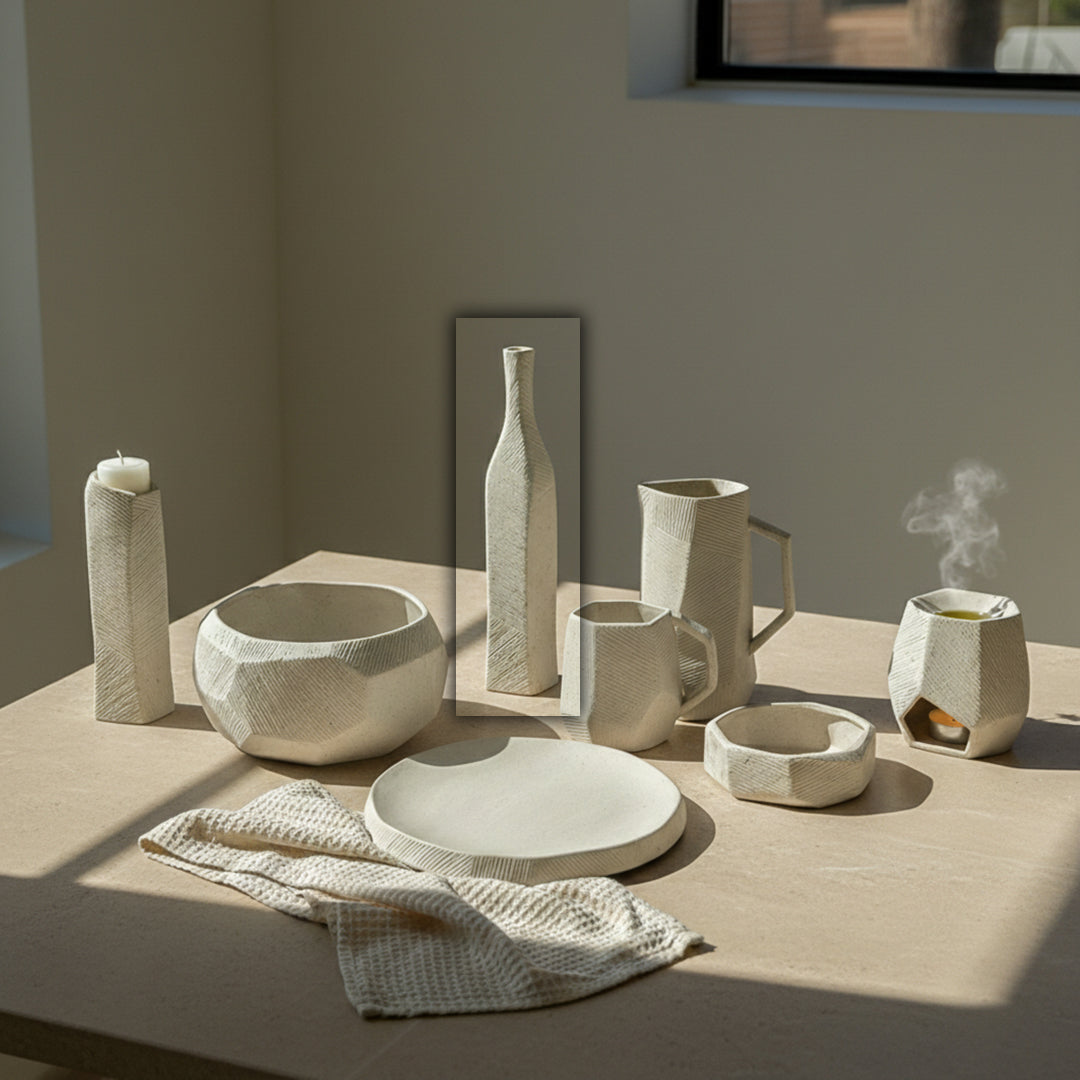 Hessian Off-White Small Chizzled Bottle Vase CB4370-35-R537