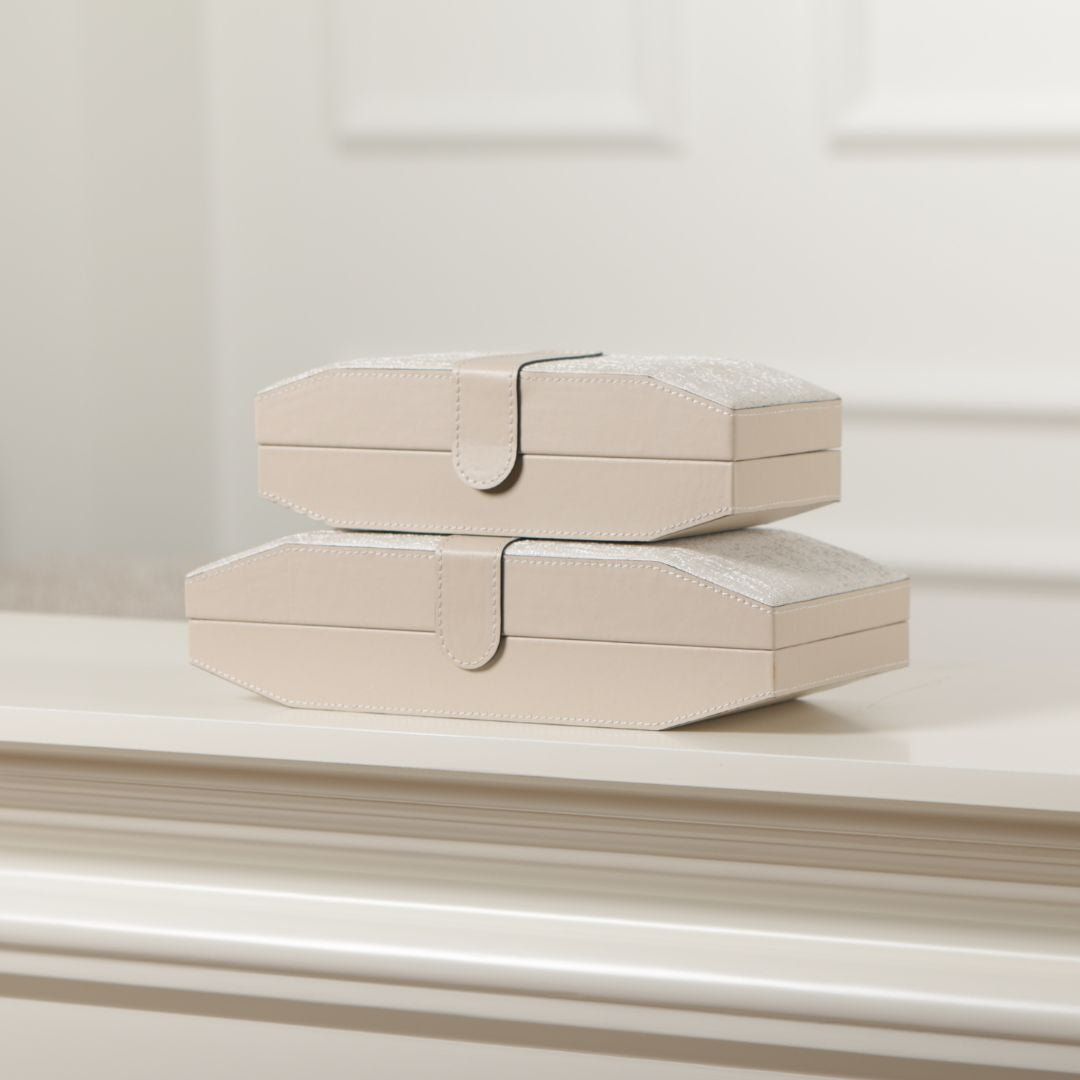 KD5022AS - طلب مسبق – توصيل خلال 15 يوم – صندوق مجوهرات جلدي بمفصلات حجم صغير