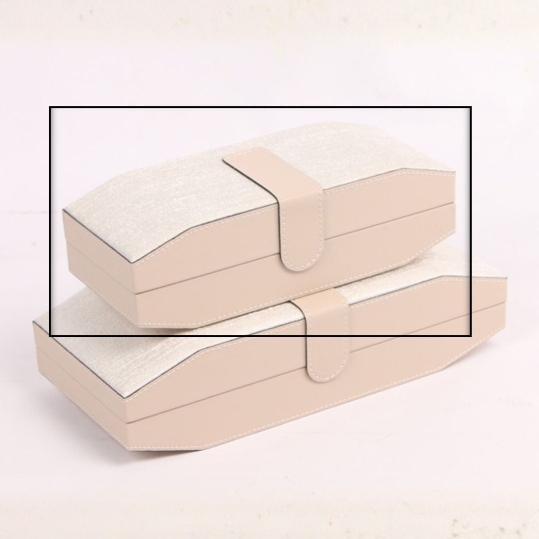 KD5022AS - طلب مسبق – توصيل خلال 15 يوم – صندوق مجوهرات جلدي بمفصلات حجم صغير