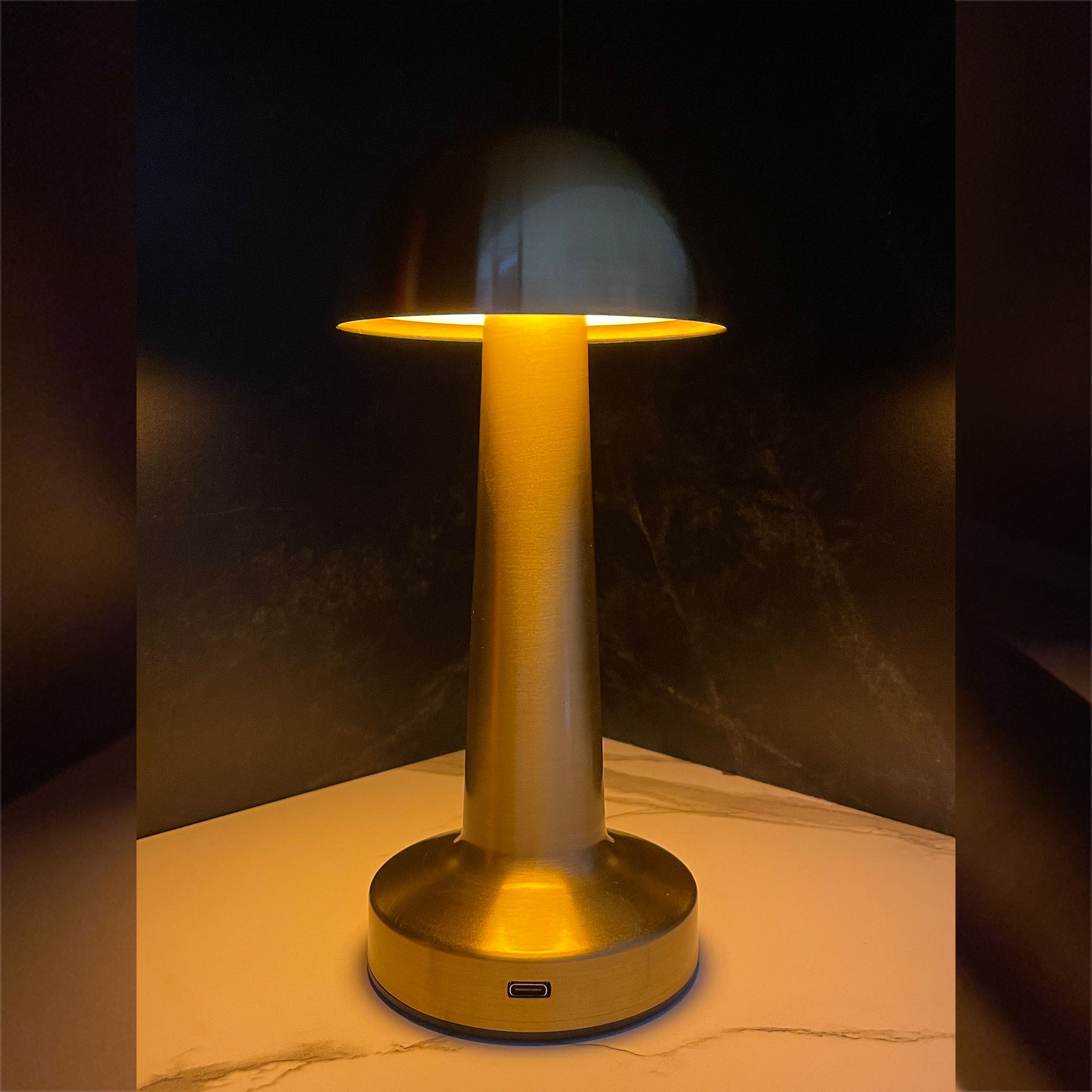 Night Light Table Lamp  HTD-INL78383 Gold -  Desk\table Lamps | مصباح طاولة بإضاءة ليلية - ebarza Furniture UAE | Shop Modern Furniture in Abu Dhabi & Dubai - مفروشات ايبازرا في الامارات | تسوق اثاث عصري وديكورات مميزة في دبي وابوظبي