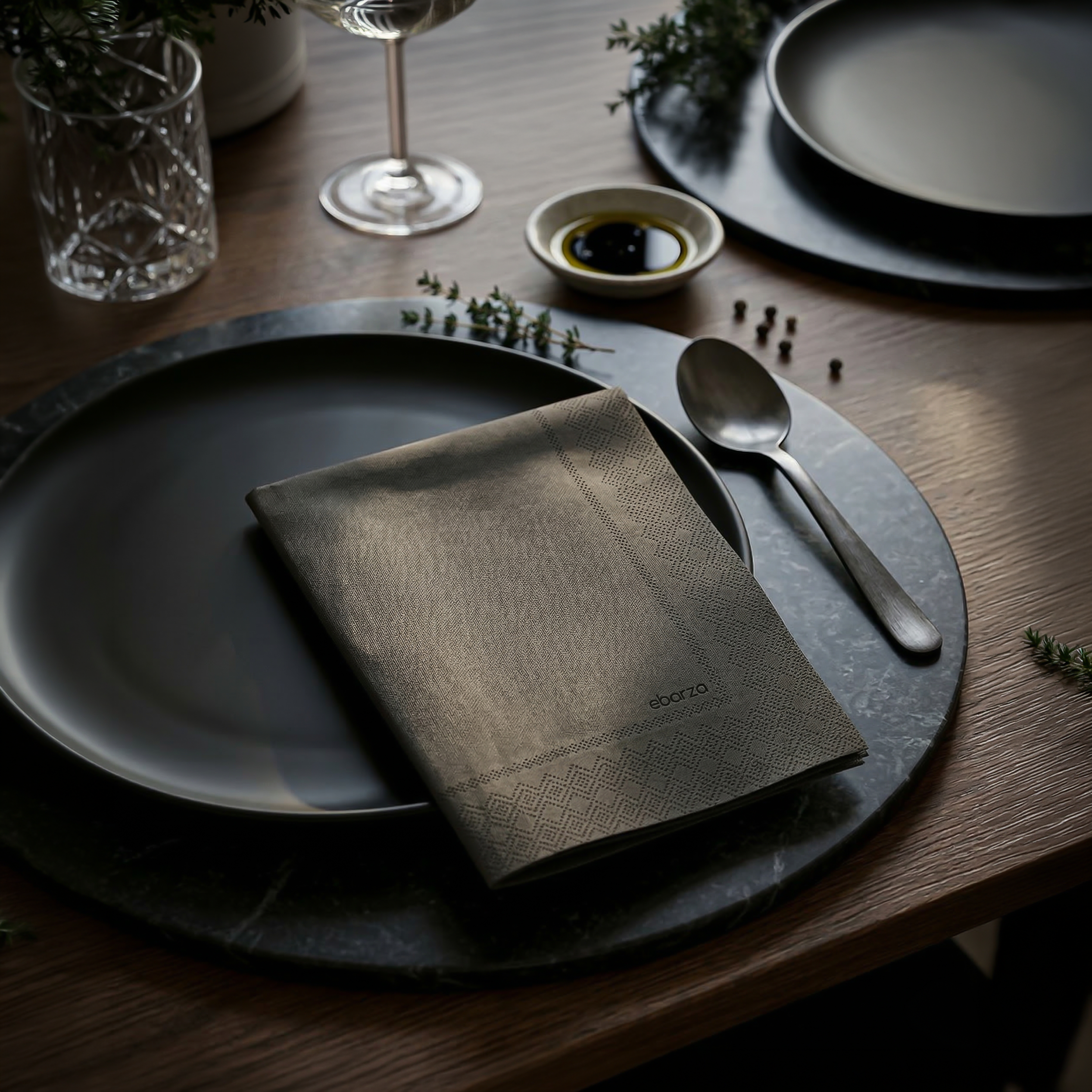 Printed paper napkin from DNFDG-22353 brand with decorative design, featuring the model EBARZA-405C on white background.