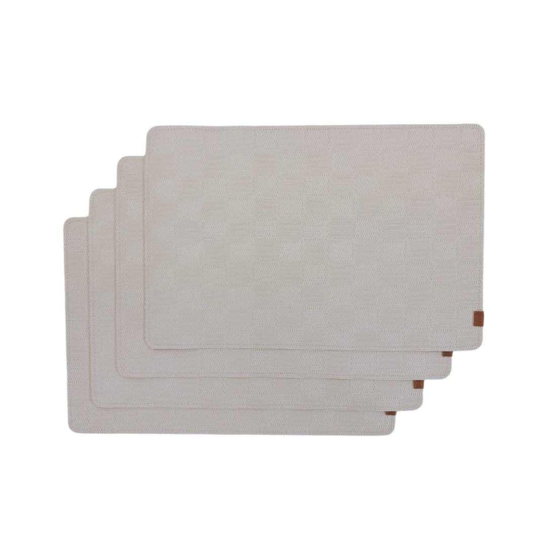 Set of 4 beige BEACON placemats with basket packaging, ideal for dining tables, made of woven material for a stylish look.