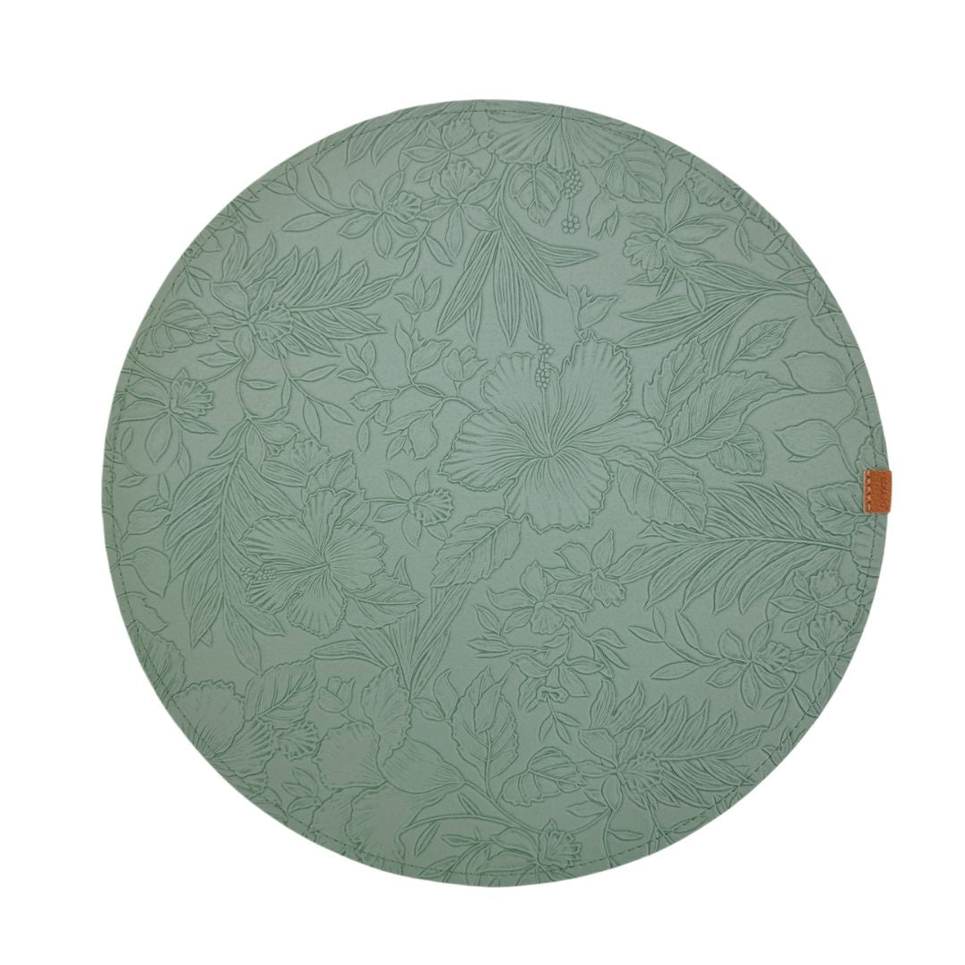 Set of four green BEACON placemats with basket packaging, featuring a stylish and durable design for dining tables.