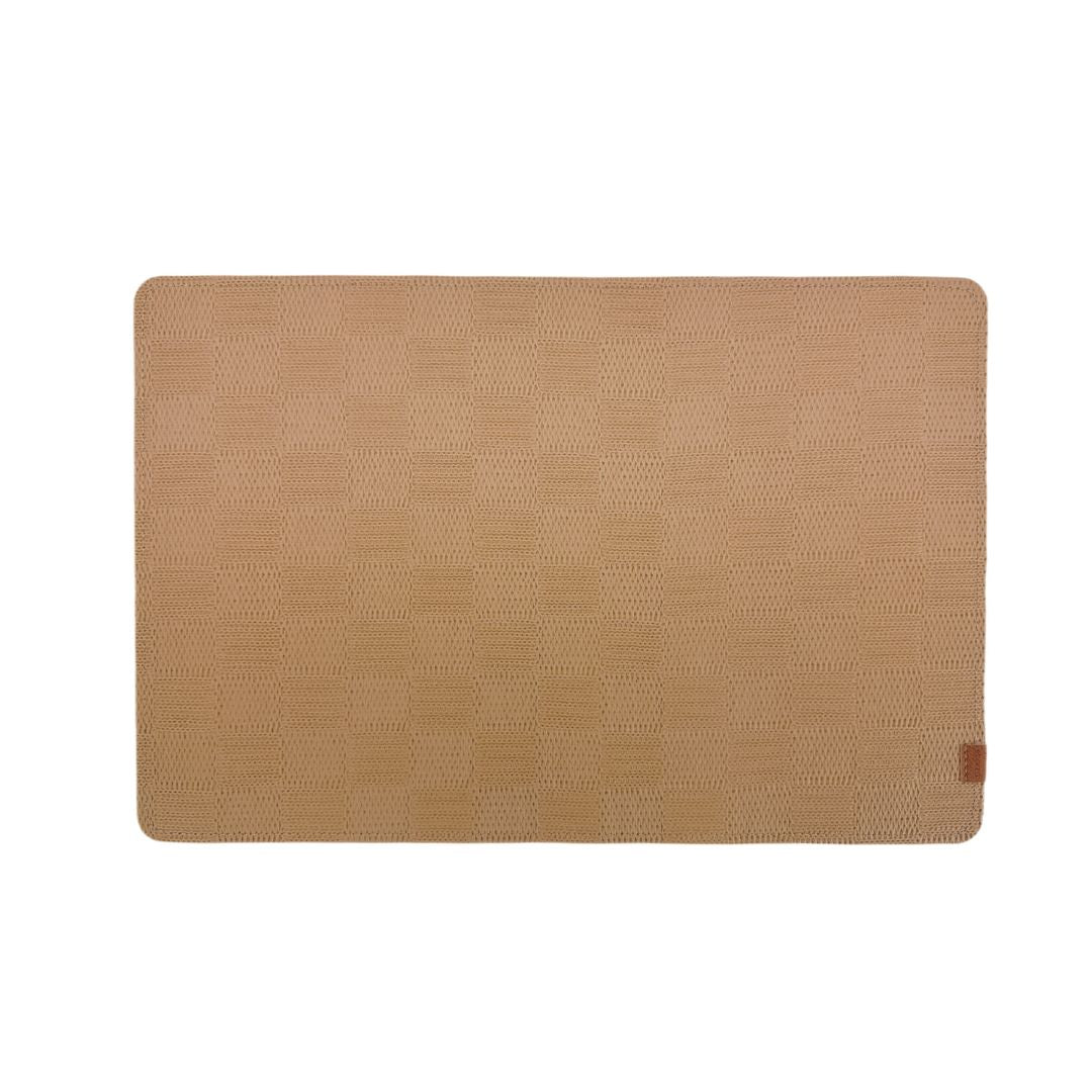 Set of four taupe BEACON placemats with basket packaging, featuring woven texture for dining table decoration.