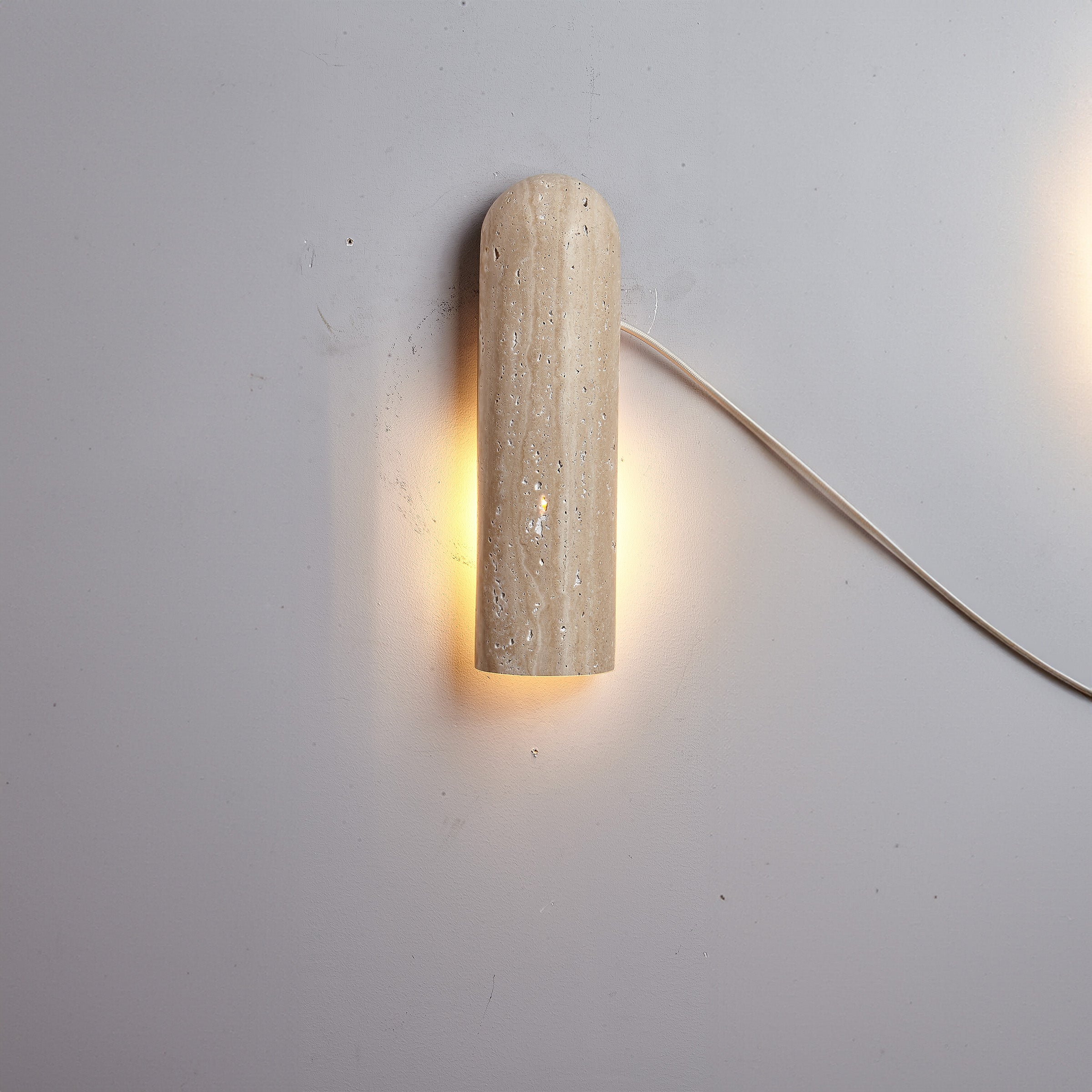 beige natural Travertine marble   Wall lamp 60007-1W -  Wall Lamps | مصباح حائط من الحجر الجيري البيج - ebarza Furniture UAE | Shop Modern Furniture in Abu Dhabi & Dubai - مفروشات ايبازرا في الامارات | تسوق اثاث عصري وديكورات مميزة في دبي وابوظبي