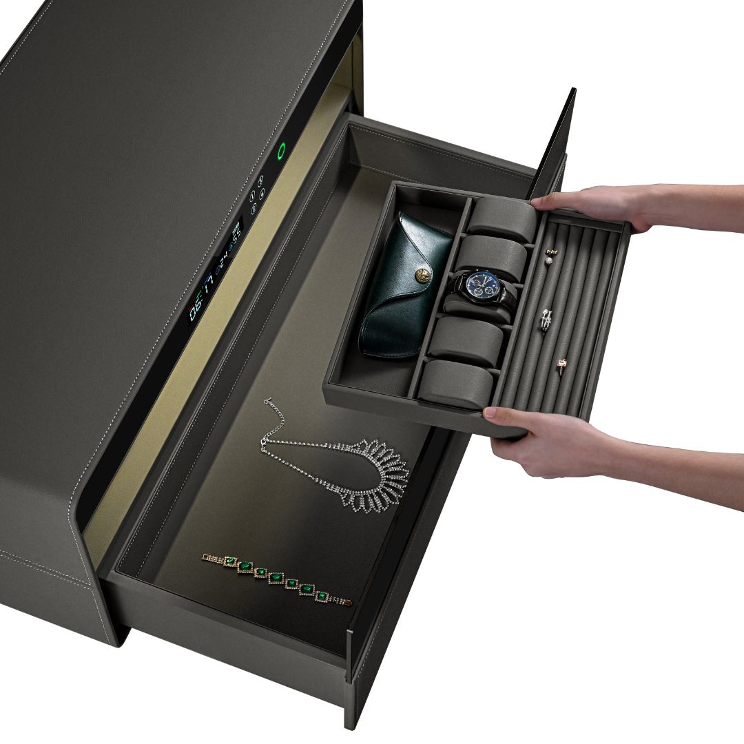 BEACON fingerprint safe box with built-in watch winder for six watches, model CH9-ST053-T6-760, in black with digital display.