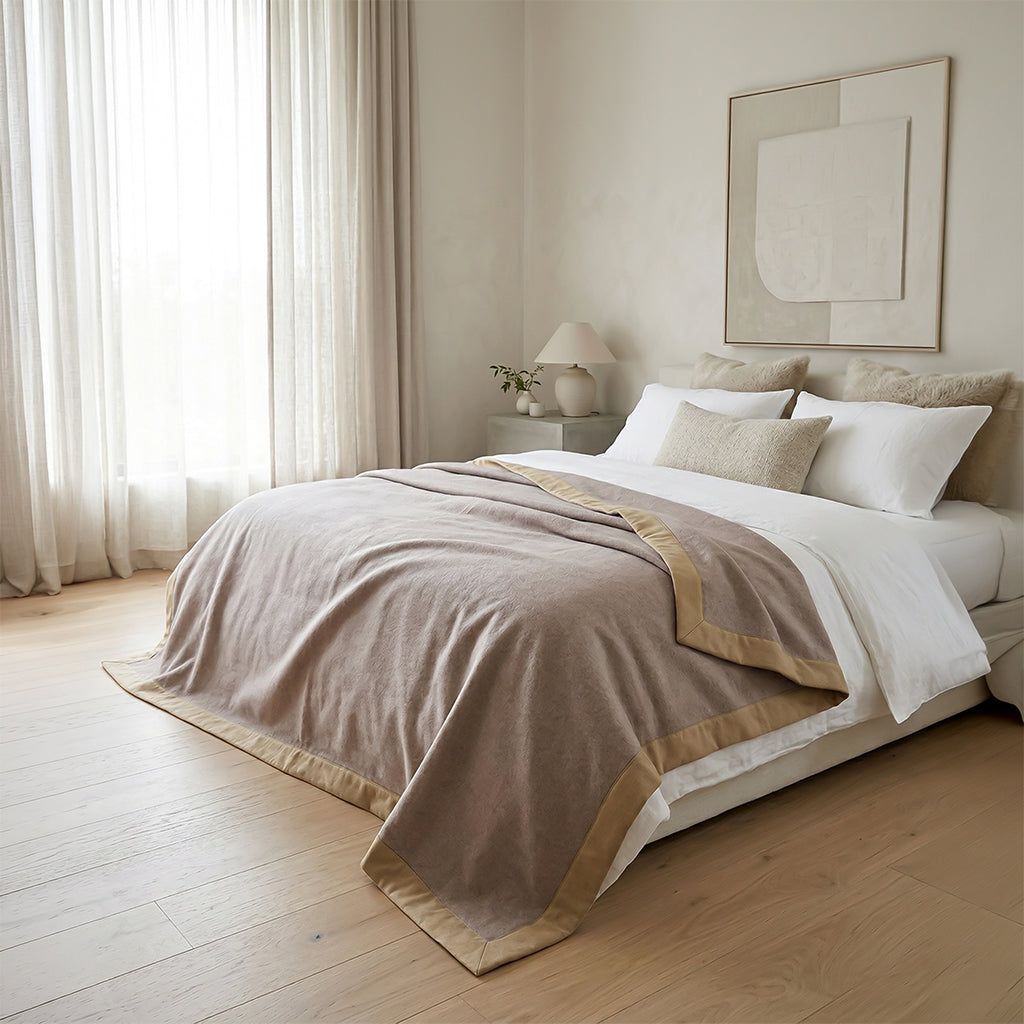 BEACON Lento Wool Blanket DR-B020 with soft, cozy wool fabric and subtle woven pattern, perfect for warmth and comfort