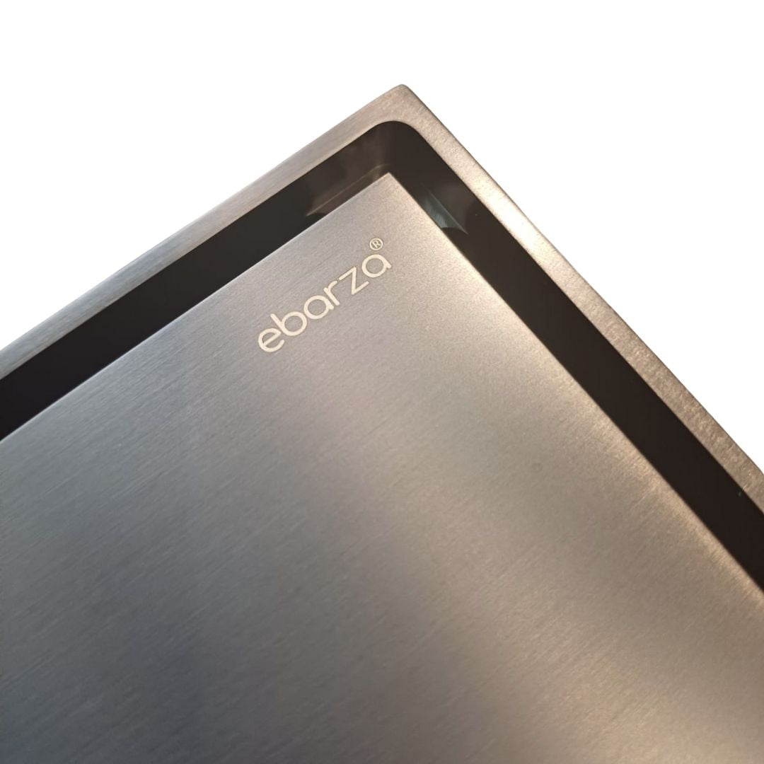 BEACON anti-smell floor drain 10x10cm, bathroom accessory with odor control, model FD78835GM, shown in a bathroom setting.