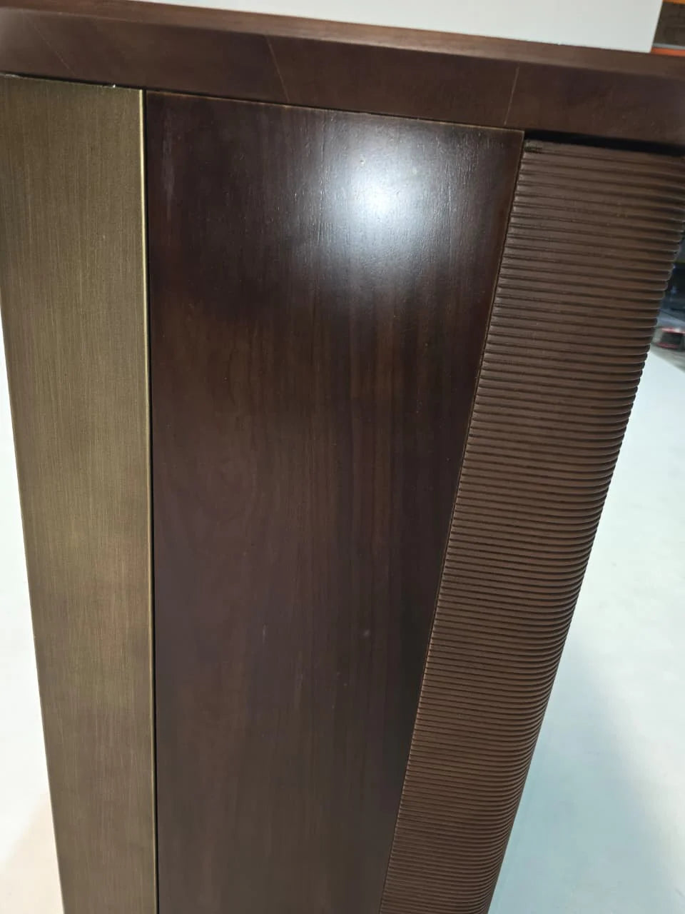 AS IS - Amber Cabinet/ Showcase Ambr-Shcs -  DISPLAY ITEM - ebarza Furniture UAE | Shop Modern Furniture in Abu Dhabi & Dubai - مفروشات ايبازرا في الامارات | تسوق اثاث عصري وديكورات مميزة في دبي وابوظبي