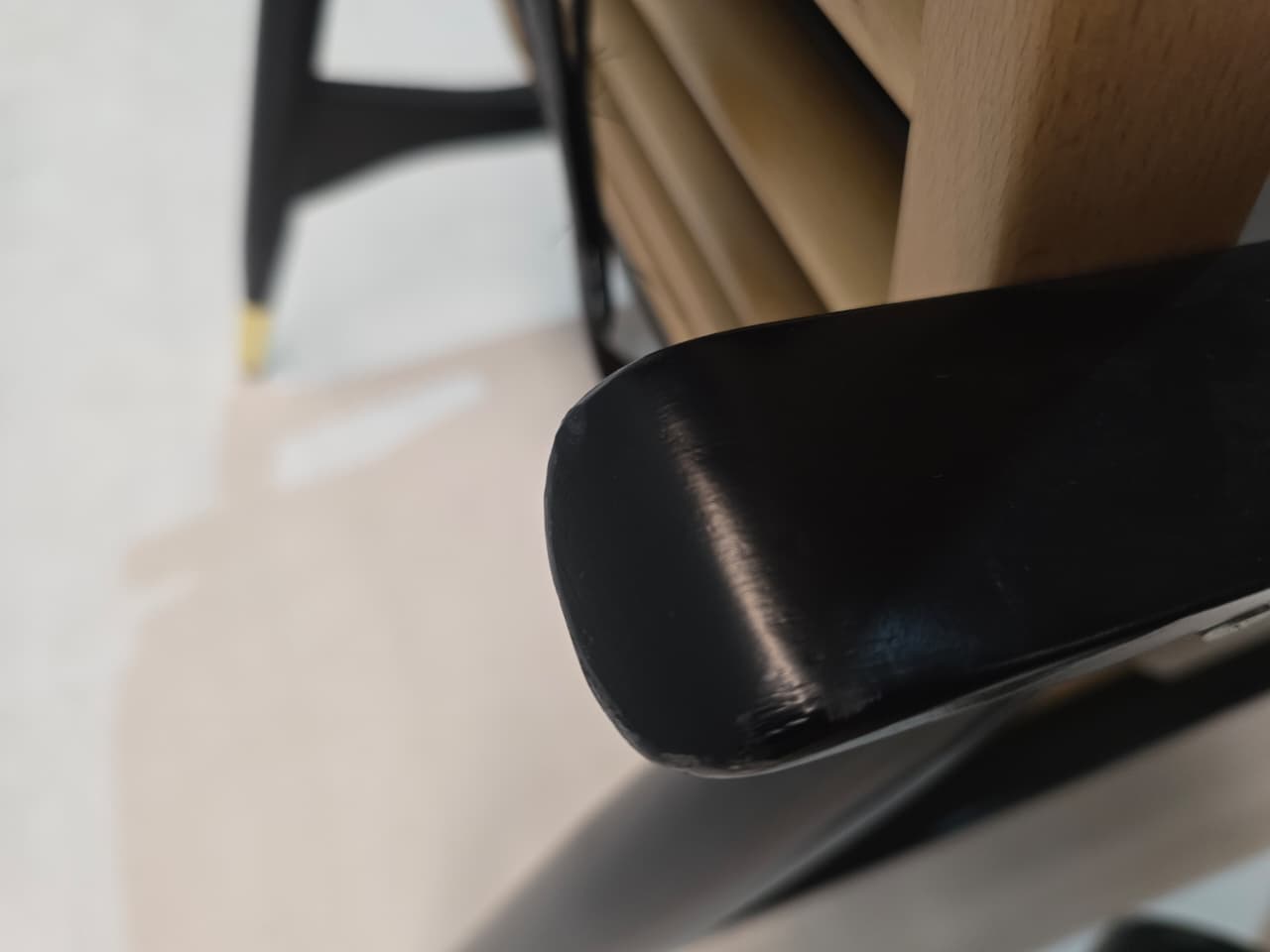Display image of Bonna-Glory901 armchair by SANCREA, showing its current worn condition and fabric details.