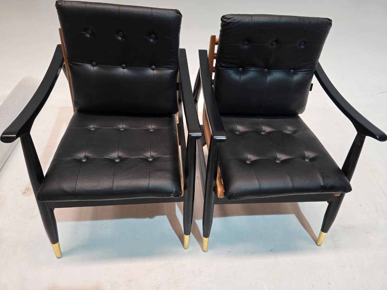 AS IS Bonna Armchair Bonna-Glory901 display item by SANCREA, showing the fabric and design of the seating piece.