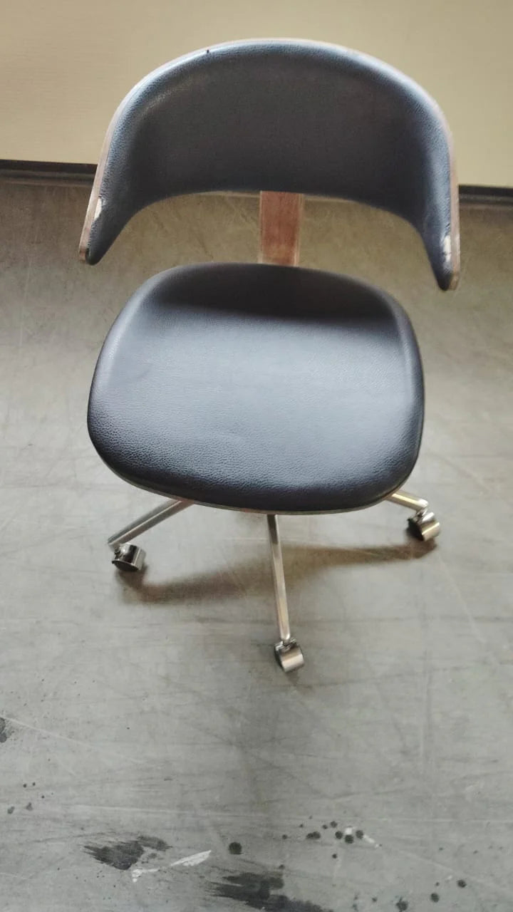 AS IS - Fila Office Chair Fila-001W -  DISPLAY ITEM - ebarza Furniture UAE | Shop Modern Furniture in Abu Dhabi & Dubai - مفروشات ايبازرا في الامارات | تسوق اثاث عصري وديكورات مميزة في دبي وابوظبي