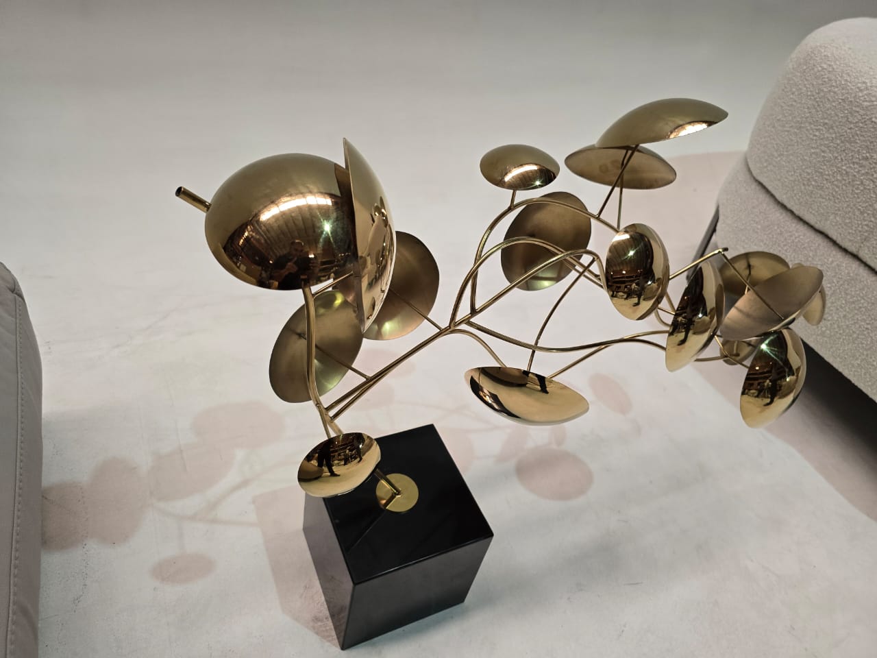 As Is - Handcrafted Stainless Steel Table Artwork  B0010035/B00100-G -  DISPLAY ITEM - ebarza Furniture UAE | Shop Modern Furniture in Abu Dhabi & Dubai - مفروشات ايبازرا في الامارات | تسوق اثاث عصري وديكورات مميزة في دبي وابوظبي