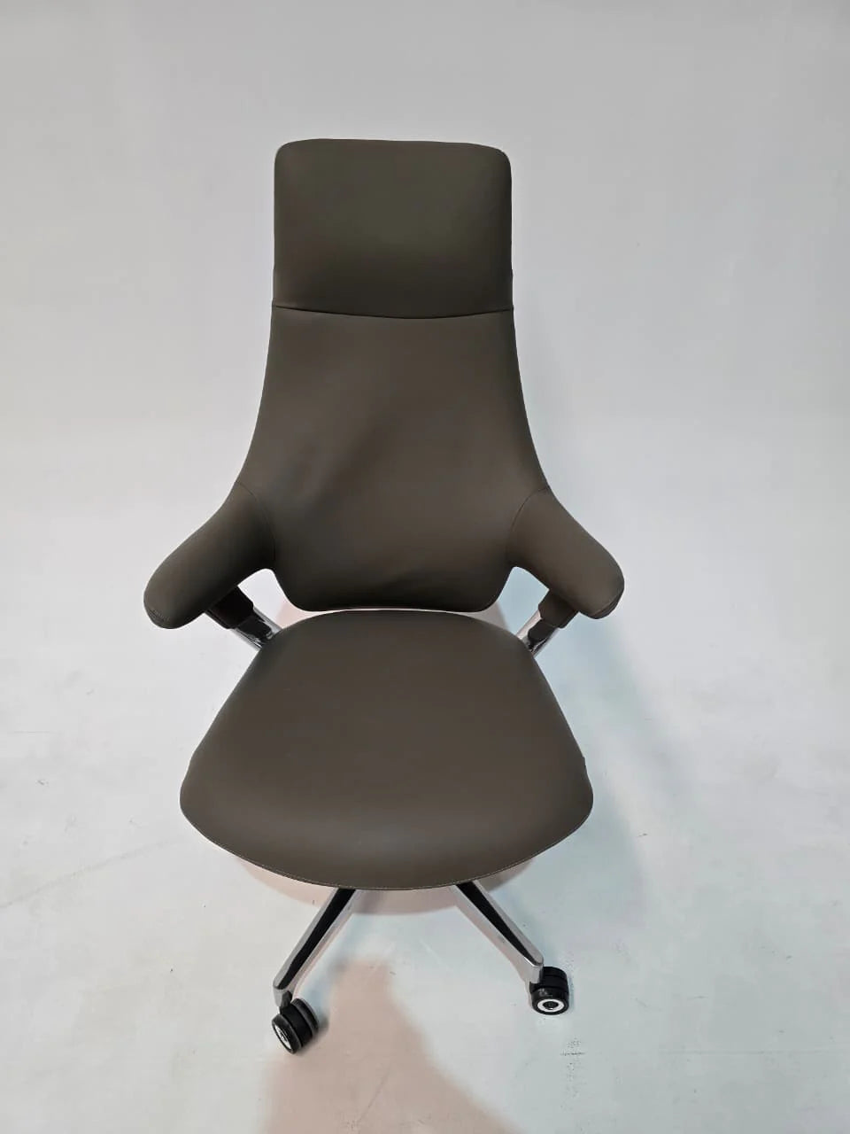 AS IS  - Nigel Leather Office Chair With Wheels 8001HB -  DISPLAY ITEM - ebarza Furniture UAE | Shop Modern Furniture in Abu Dhabi & Dubai - مفروشات ايبازرا في الامارات | تسوق اثاث عصري وديكورات مميزة في دبي وابوظبي