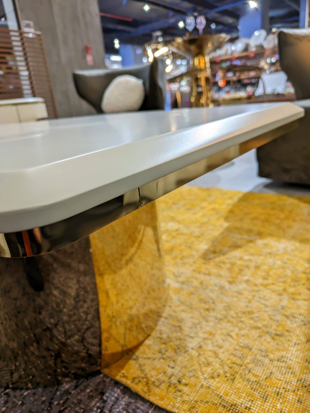 As Is Phantom Center Table  Phan0056T -  USED ITEM | كما هي - طاولة وسط من فانتوم - ebarza Furniture UAE | Shop Modern Furniture in Abu Dhabi & Dubai - مفروشات ايبازرا في الامارات | تسوق اثاث عصري وديكورات مميزة في دبي وابوظبي
