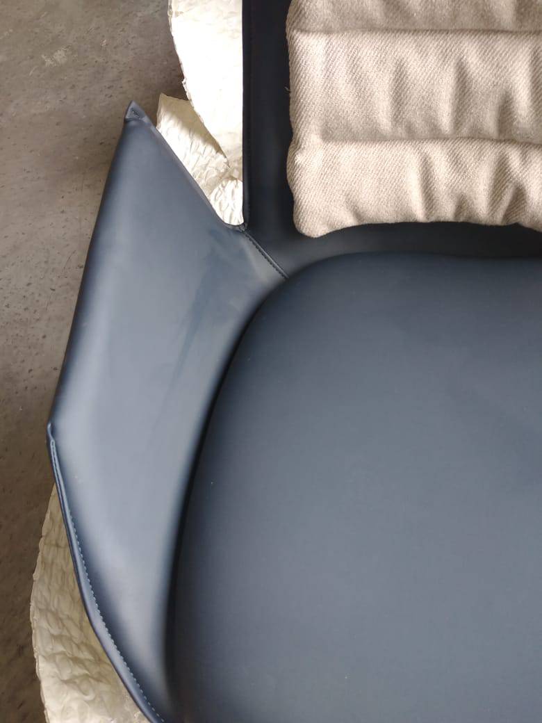 As Is Severo Lounge Chair Lc045-Blue -  USED ITEM | كرسي صالة سيفيرو - ebarza Furniture UAE | Shop Modern Furniture in Abu Dhabi & Dubai - مفروشات ايبازرا في الامارات | تسوق اثاث عصري وديكورات مميزة في دبي وابوظبي