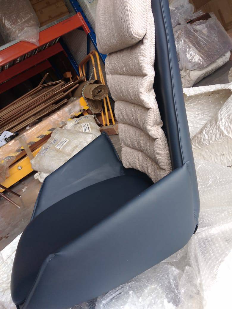 As Is Severo Lounge Chair Lc045-Blue -  USED ITEM | كرسي صالة سيفيرو - ebarza Furniture UAE | Shop Modern Furniture in Abu Dhabi & Dubai - مفروشات ايبازرا في الامارات | تسوق اثاث عصري وديكورات مميزة في دبي وابوظبي