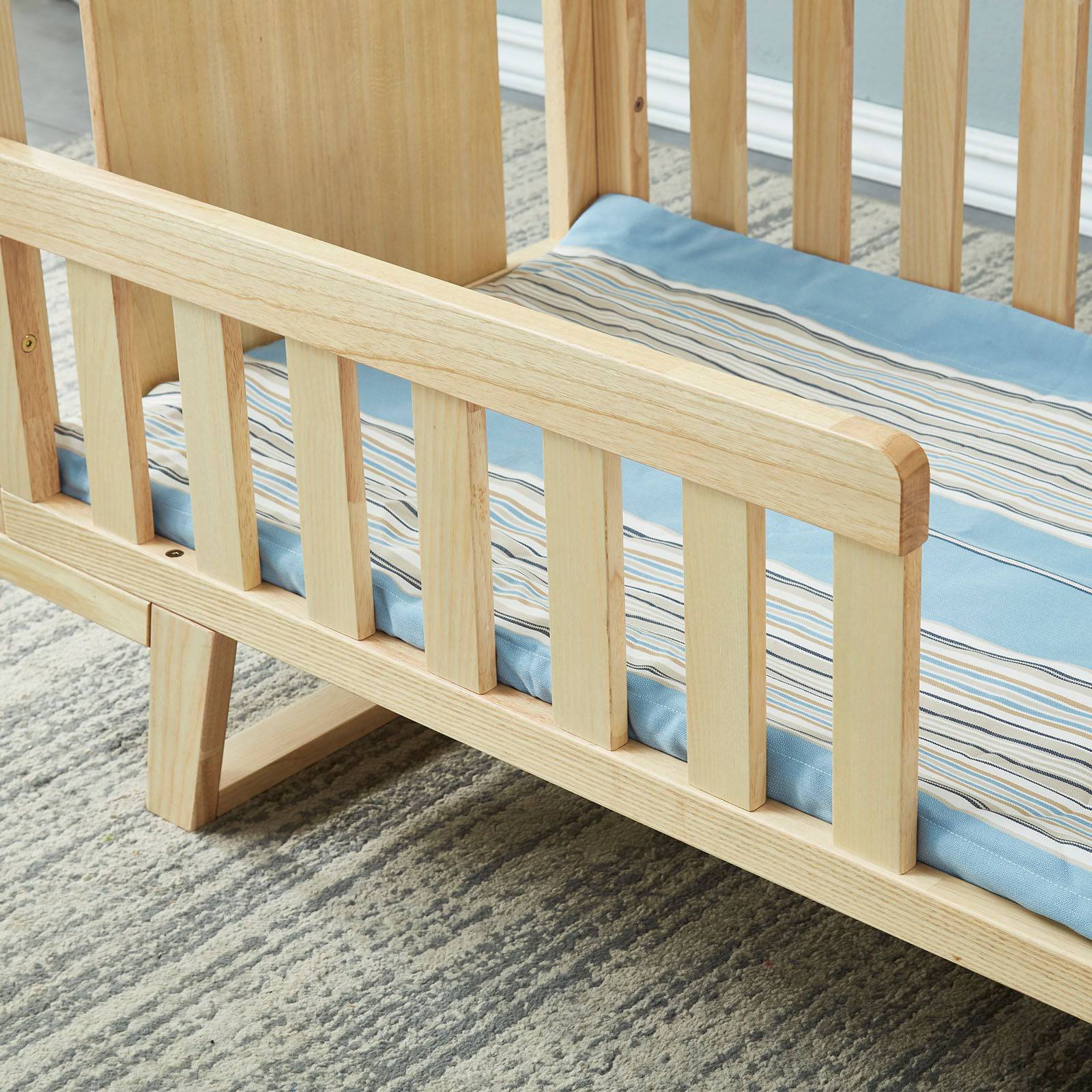 Baby/Toddler Bed With 3 Levels Solid Wood Bed Et-Y002 -  Cribs | سرير رضيع / طفل بسرير 3 مستويات من الخشب الصلب - ebarza Furniture UAE | Shop Modern Furniture in Abu Dhabi & Dubai - مفروشات ايبازرا في الامارات | تسوق اثاث عصري وديكورات مميزة في دبي وابوظبي