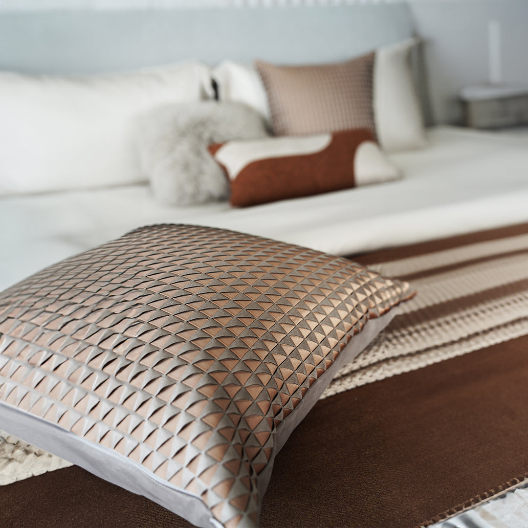 BEACON bedding set EBB041 with patterned duvet cover and pillowcases, soft fabric for a cozy bedroom decor.