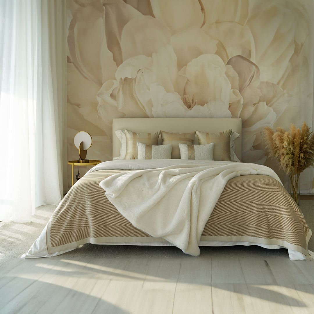 Light blue BEACON bedding set with matching pillowcases and duvet cover, soft cotton fabric for a cozy bedroom look.