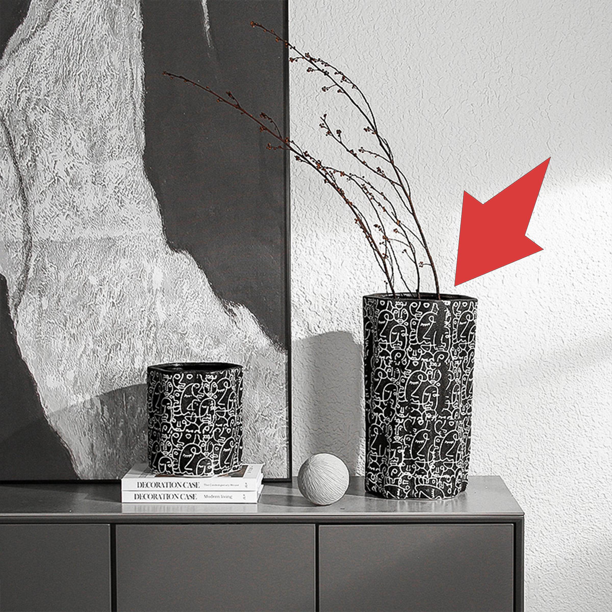 Black & White Hand-Drawn Ceramic Vase-A  Fa-D21051A -  Vases | مزهرية سيراميك مرسومة باليد بالأبيض والأسود - ebarza Furniture UAE | Shop Modern Furniture in Abu Dhabi & Dubai - مفروشات ايبازرا في الامارات | تسوق اثاث عصري وديكورات مميزة في دبي وابوظبي