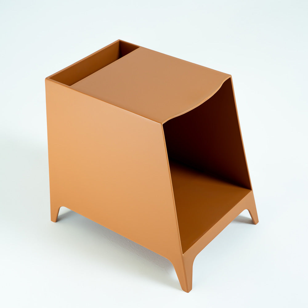 Caramel RUDI side table with sleek design, ideal as a bedside or accent table, model BB-013.