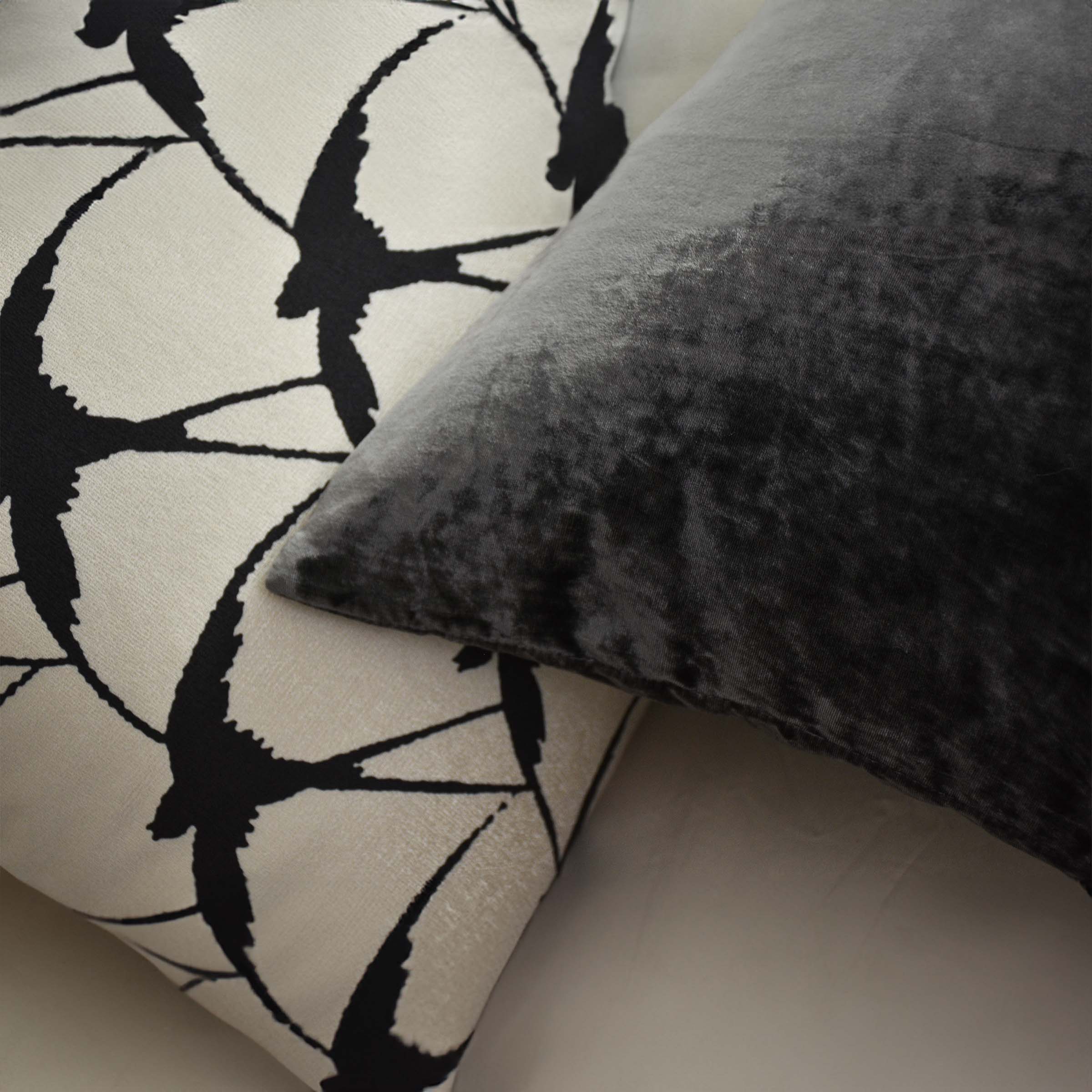 Cecil full bedding set by BEACON featuring a stylish duvet cover and matching pillowcases in a modern design.