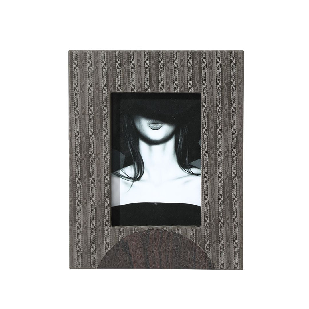 Corrugated Photo Frame -Gray - FB-PG24009C -  Photo Frames - ebarza Furniture UAE | Shop Modern Furniture in Abu Dhabi & Dubai - مفروشات ايبازرا في الامارات | تسوق اثاث عصري وديكورات مميزة في دبي وابوظبي