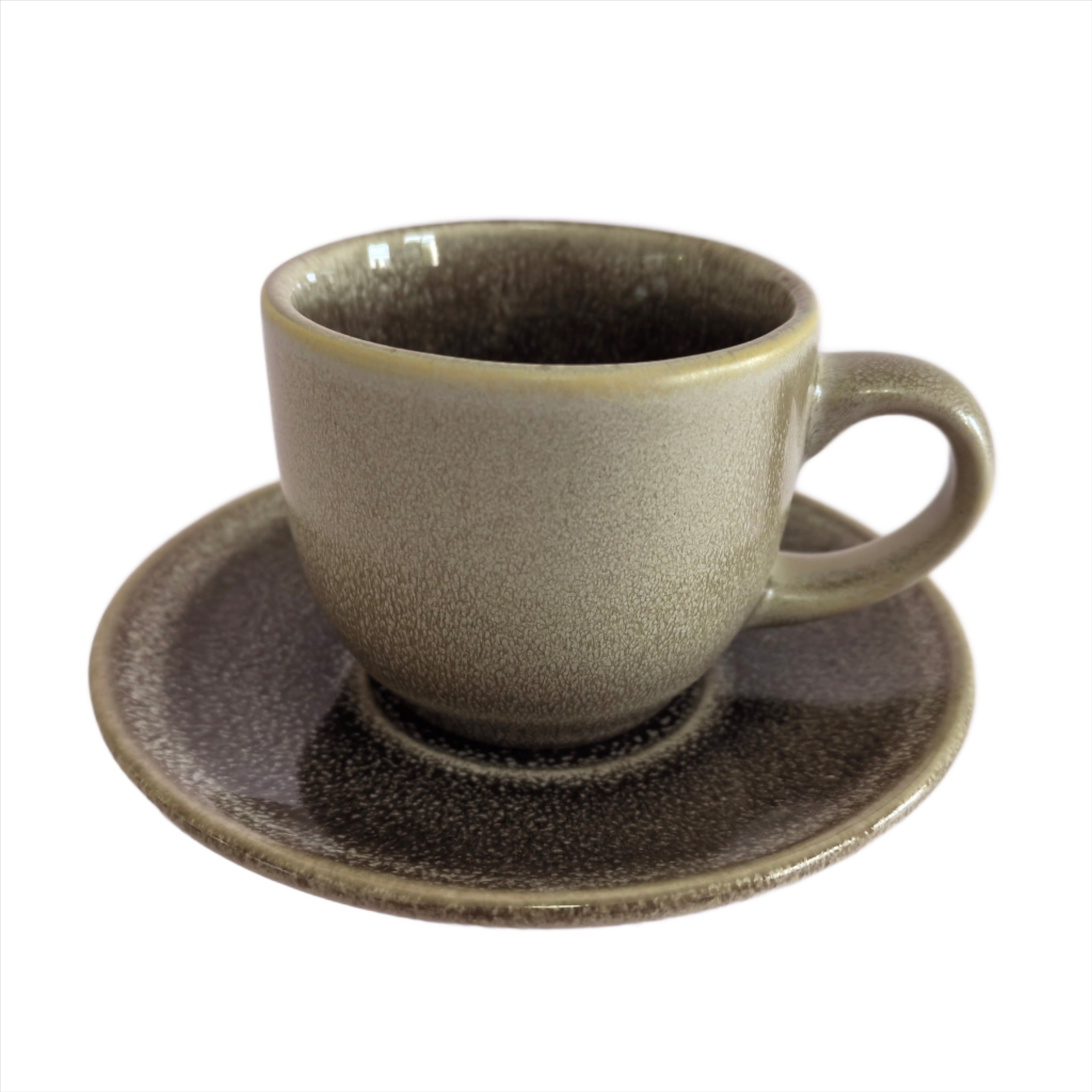 Brown coffee cup and saucer set by Beacon, HZ4333/32, featuring a stylish design and ceramic finish for elegant coffee service.