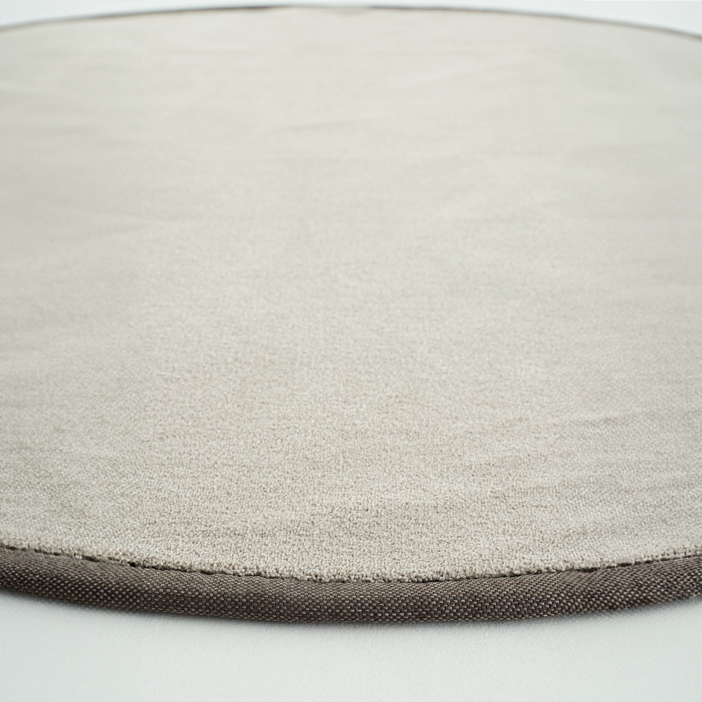 Cool Hali D150 CM Bounty 74 Monterey rug featuring intricate patterns in neutral tones, suitable for living rooms and bedrooms.