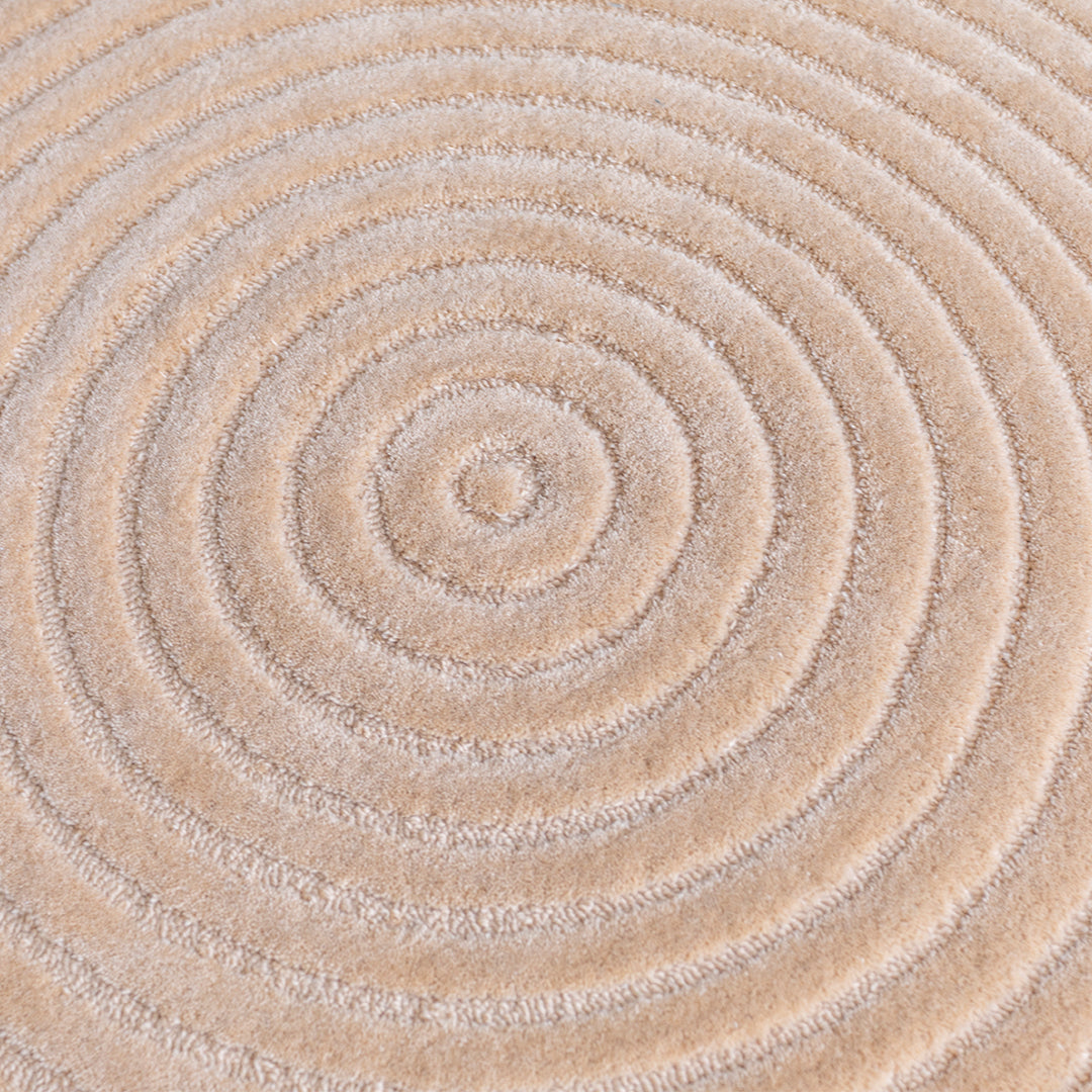 Beige wool rug measuring 400 cm by Javi, with a soft texture and intricate pattern, suitable for living room or bedroom decor.