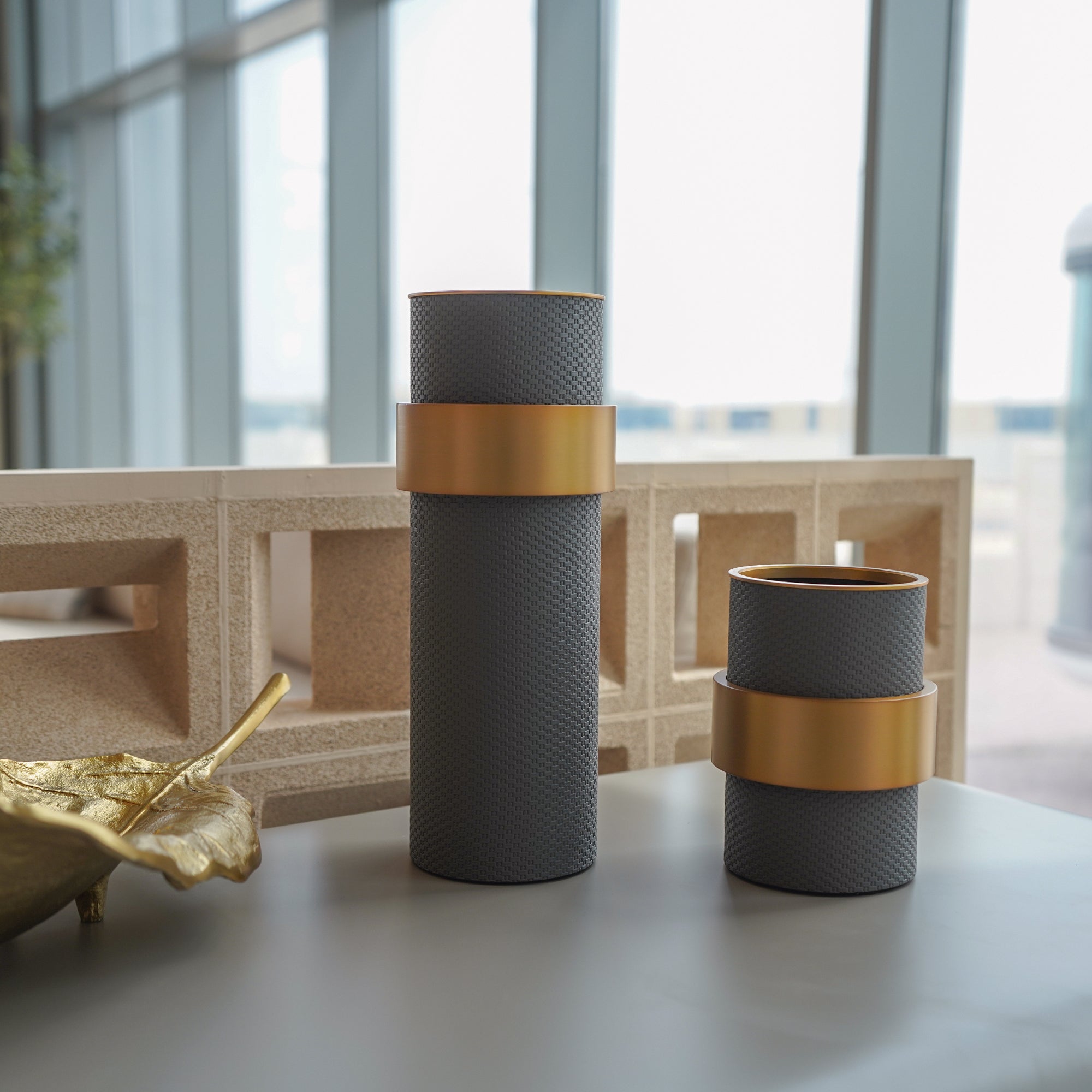 Dark grey Anqitu flower vase by BEACON, stylish ceramic vase with a sleek finish, perfect for floral arrangements.