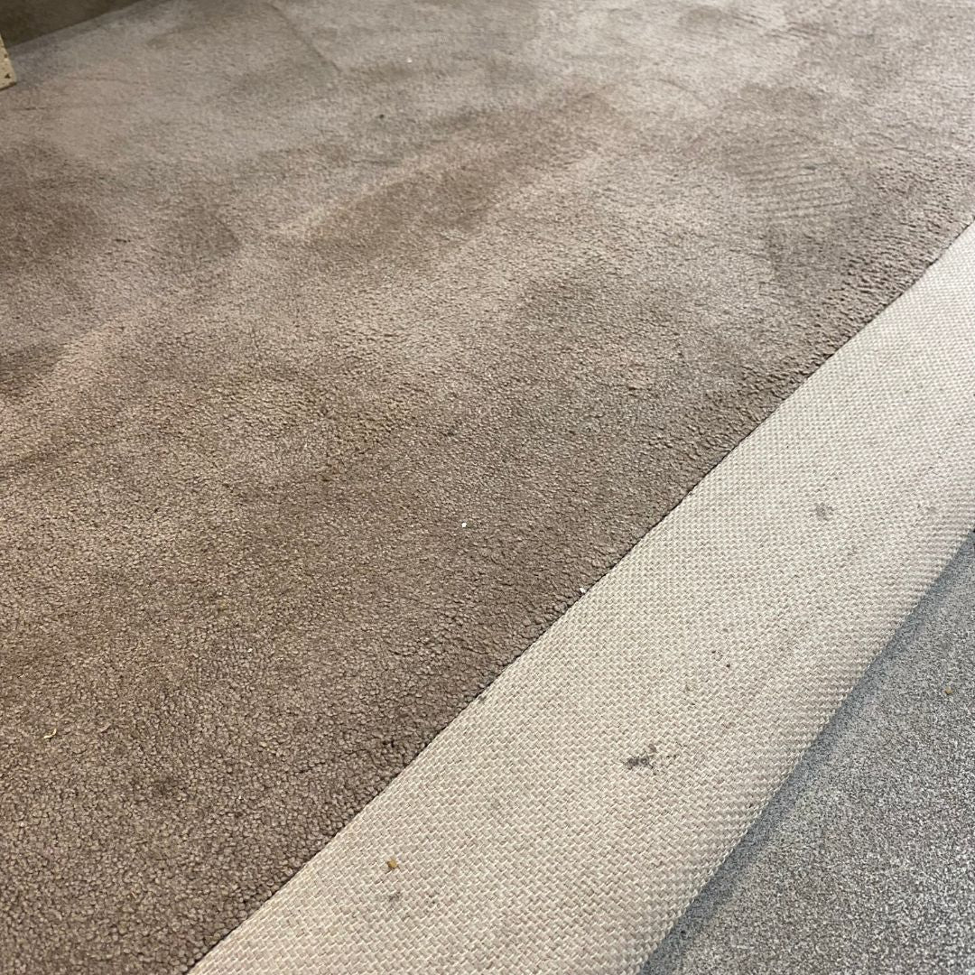 Display of COOL HALI Bounty 92 Monterey Rug in 400x300 cm size, featuring intricate patterns and rich colors.