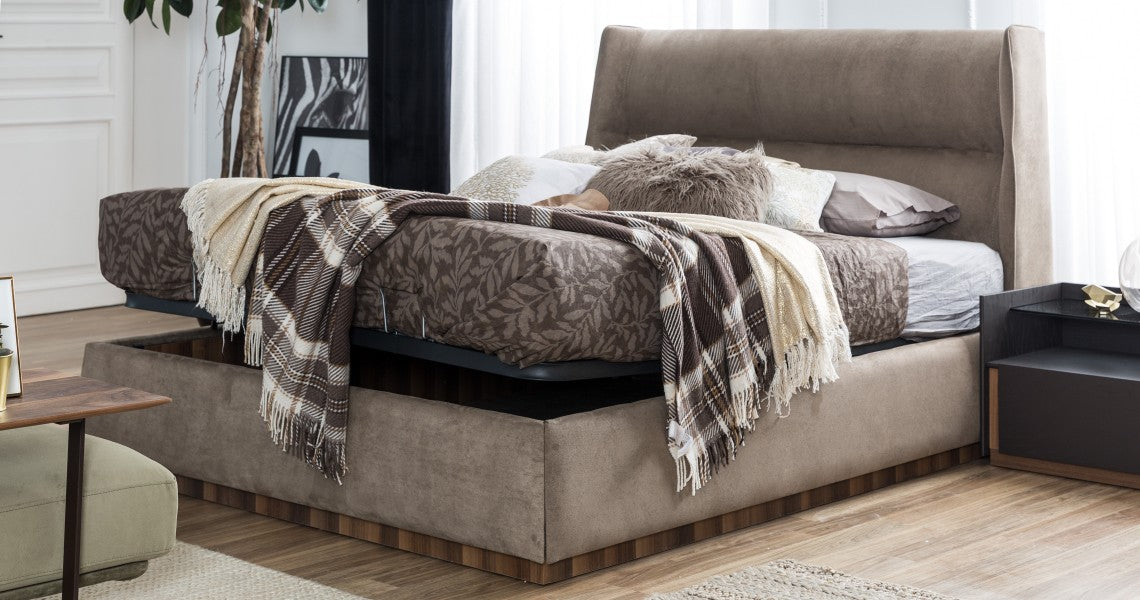 Saloni Block Dresser Leg001, a sleek display item showcasing a modern dresser leg design in natural wood finish.