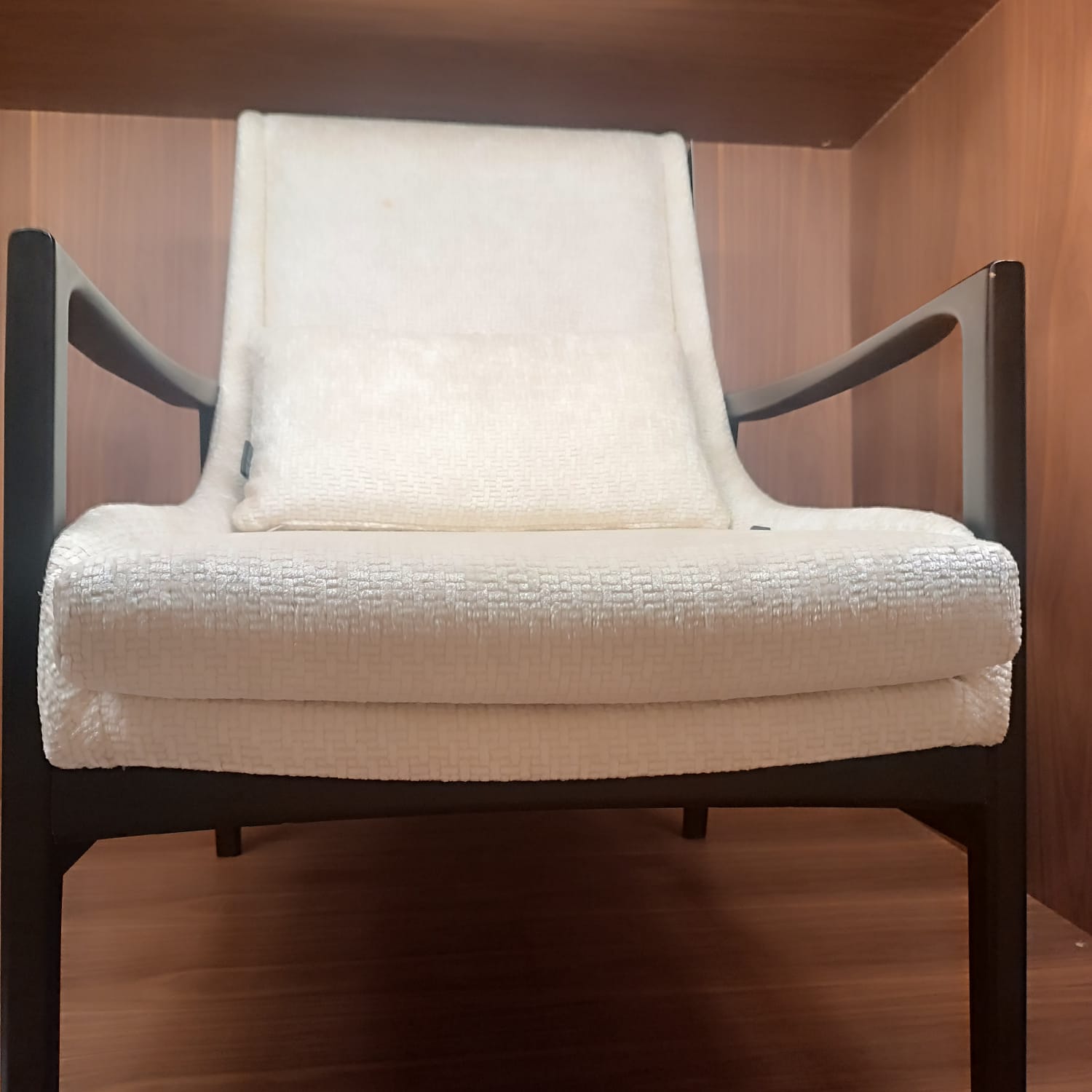 Display Item - Bronx Lounge Chair Bronx-001YAS -  DISPLAY ITEM - ebarza Furniture UAE | Shop Modern Furniture in Abu Dhabi & Dubai - مفروشات ايبازرا في الامارات | تسوق اثاث عصري وديكورات مميزة في دبي وابوظبي