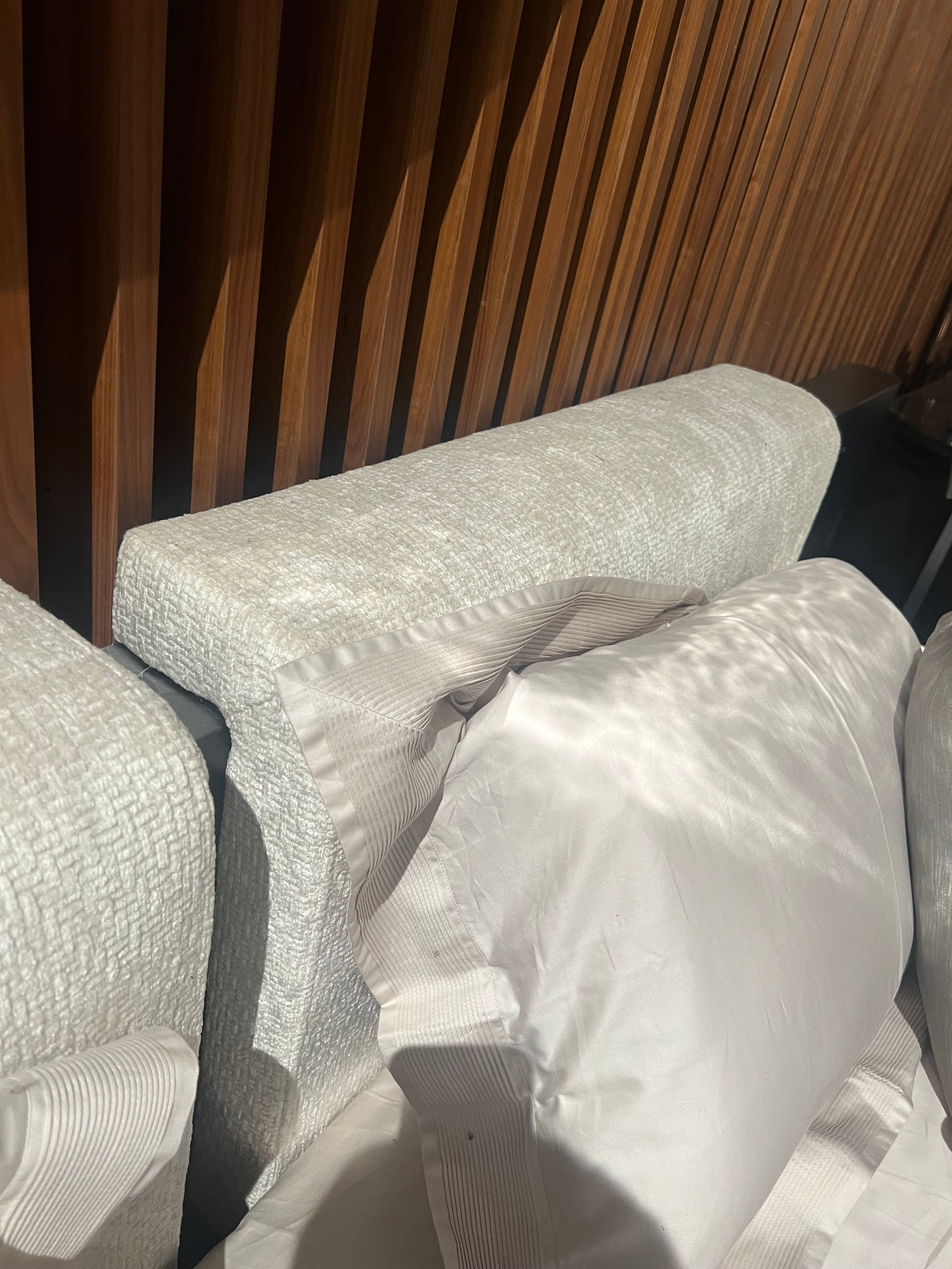 Display Item - Dali King Size Bedstead  Dali-Bed Nakheel -  DISPLAY ITEM - ebarza Furniture UAE | Shop Modern Furniture in Abu Dhabi & Dubai - مفروشات ايبازرا في الامارات | تسوق اثاث عصري وديكورات مميزة في دبي وابوظبي