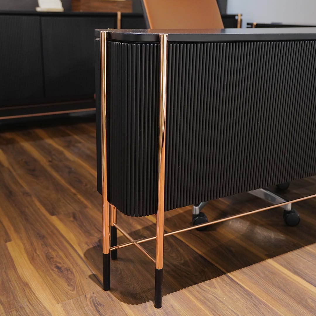 Dali office set display item by LODA FURNITURE, including sleek desk and matching storage units in modern design.