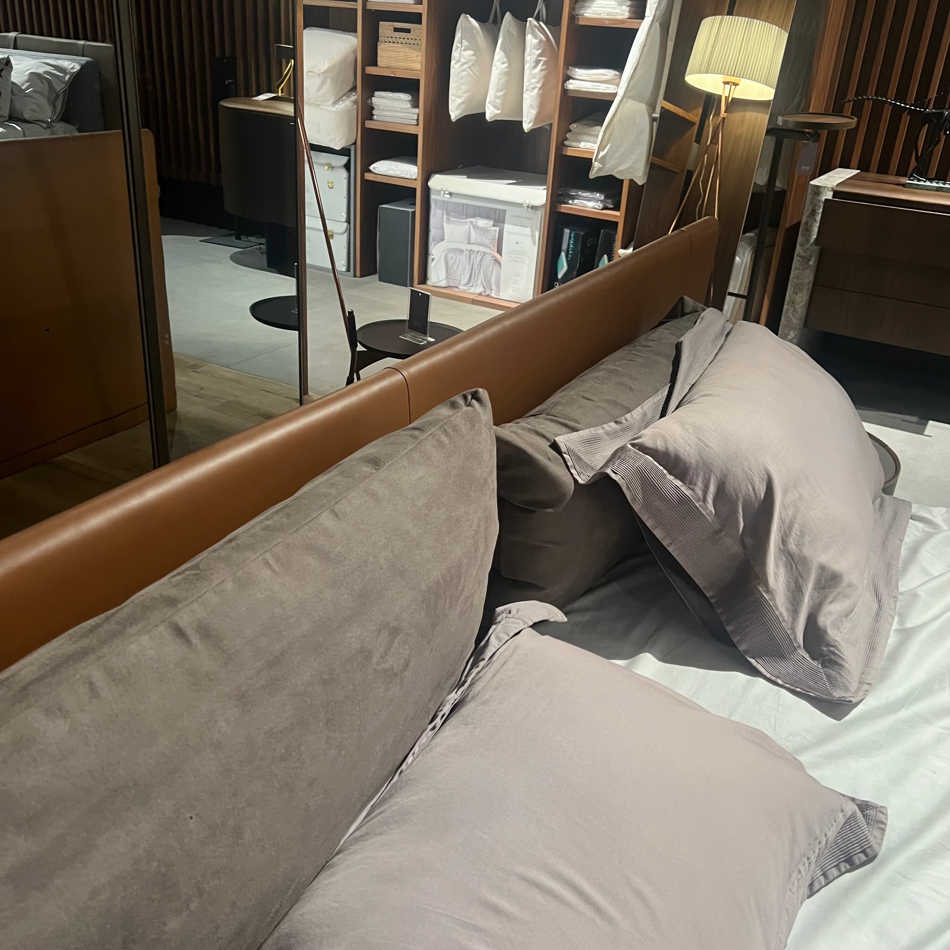 Display Item - Era King Size Bedstead Era-Bed Nakheel -  DISPLAY ITEM - ebarza Furniture UAE | Shop Modern Furniture in Abu Dhabi & Dubai - مفروشات ايبازرا في الامارات | تسوق اثاث عصري وديكورات مميزة في دبي وابوظبي