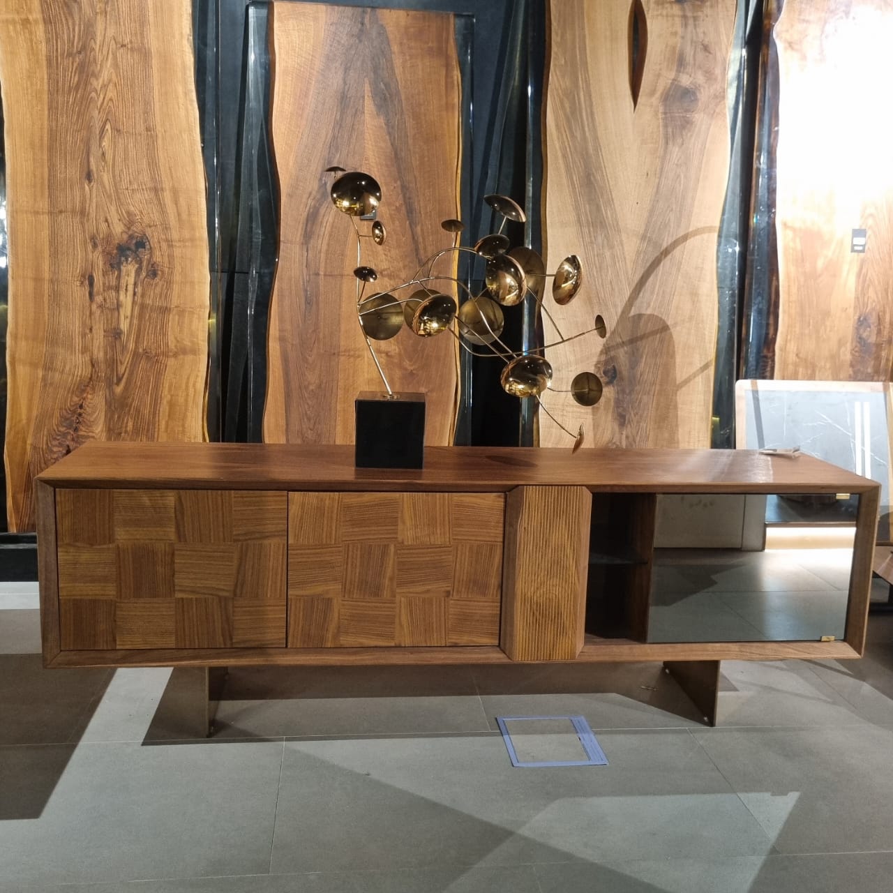 Display Item - Heritage Side-Board Herit008-SideboardYAS -  DISPLAY ITEM - ebarza Furniture UAE | Shop Modern Furniture in Abu Dhabi & Dubai - مفروشات ايبازرا في الامارات | تسوق اثاث عصري وديكورات مميزة في دبي وابوظبي
