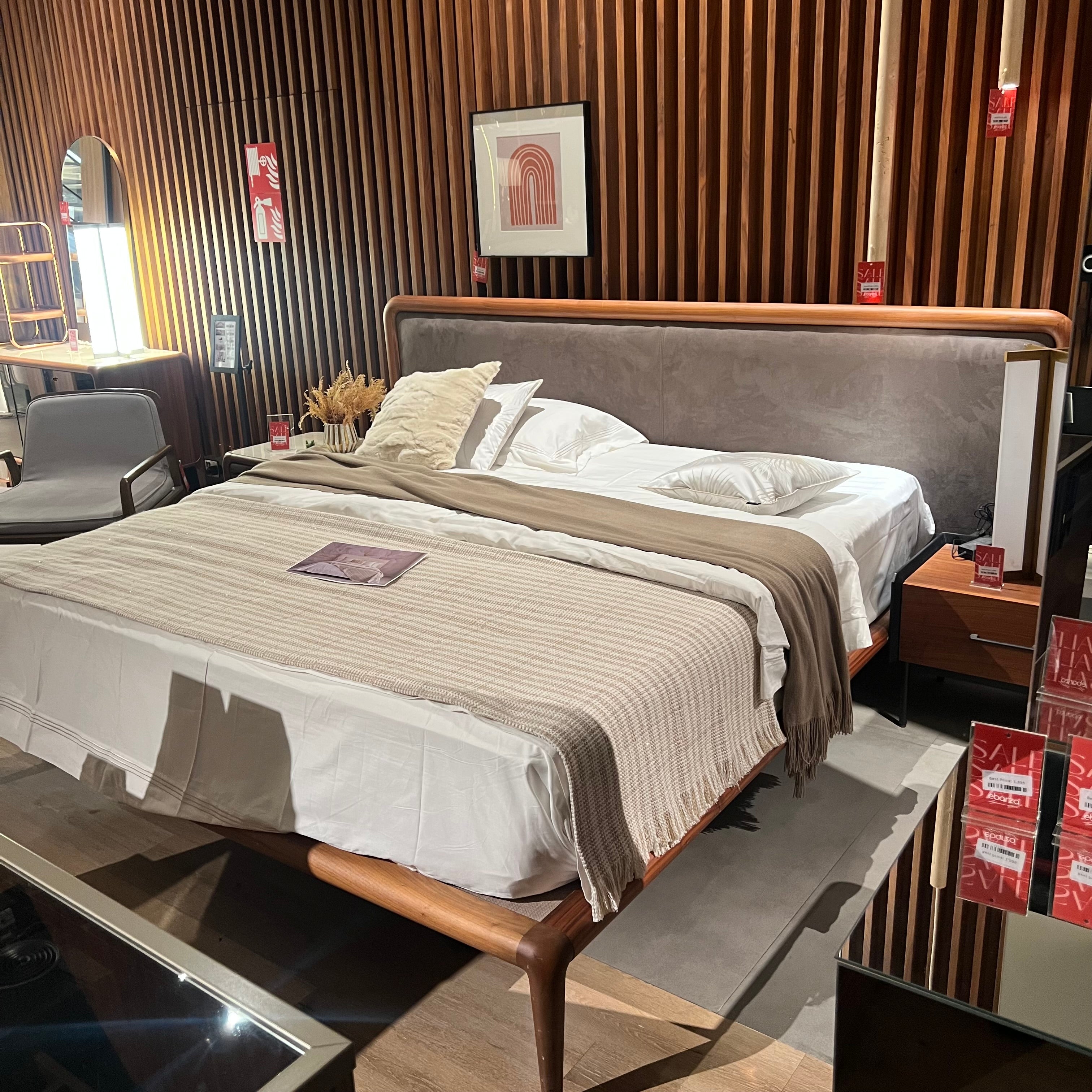 Display of Nakheel Icon Bedstead by Homage Koltuk, showcasing the elegant bed frame with a modern design.