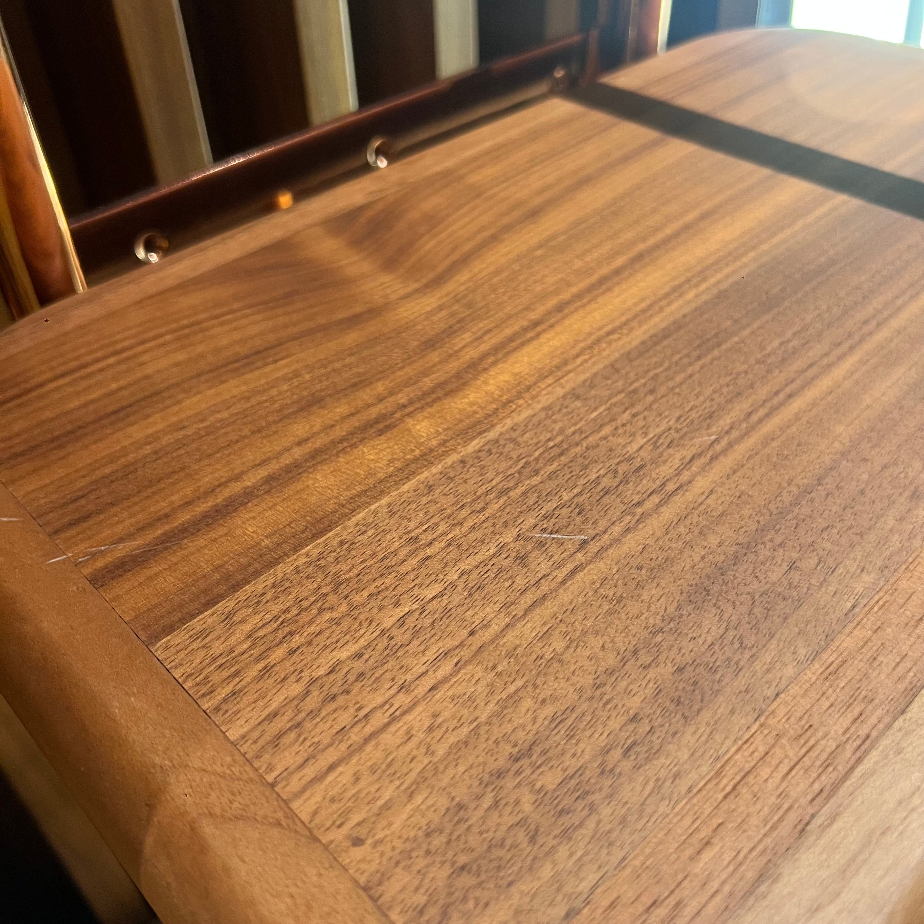 Display Item - Icon Dresser+Mirror+Shelf Icon001-Dresser Nakheel -  DISPLAY ITEM - ebarza Furniture UAE | Shop Modern Furniture in Abu Dhabi & Dubai - مفروشات ايبازرا في الامارات | تسوق اثاث عصري وديكورات مميزة في دبي وابوظبي