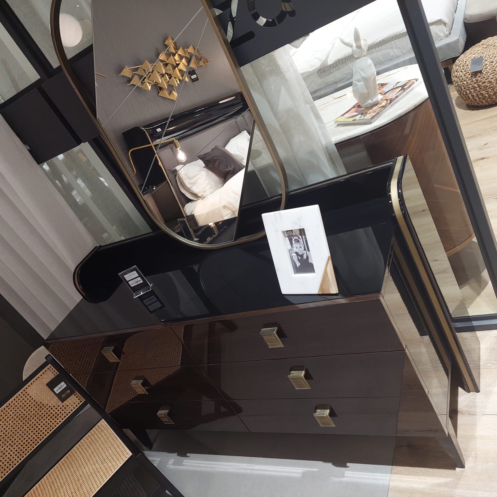 Display Item Kant Dresser & Mirror Kant-Dresser+Mirror-Nakheel -  DISPLAY ITEM - ebarza Furniture UAE | Shop Modern Furniture in Abu Dhabi & Dubai - مفروشات ايبازرا في الامارات | تسوق اثاث عصري وديكورات مميزة في دبي وابوظبي