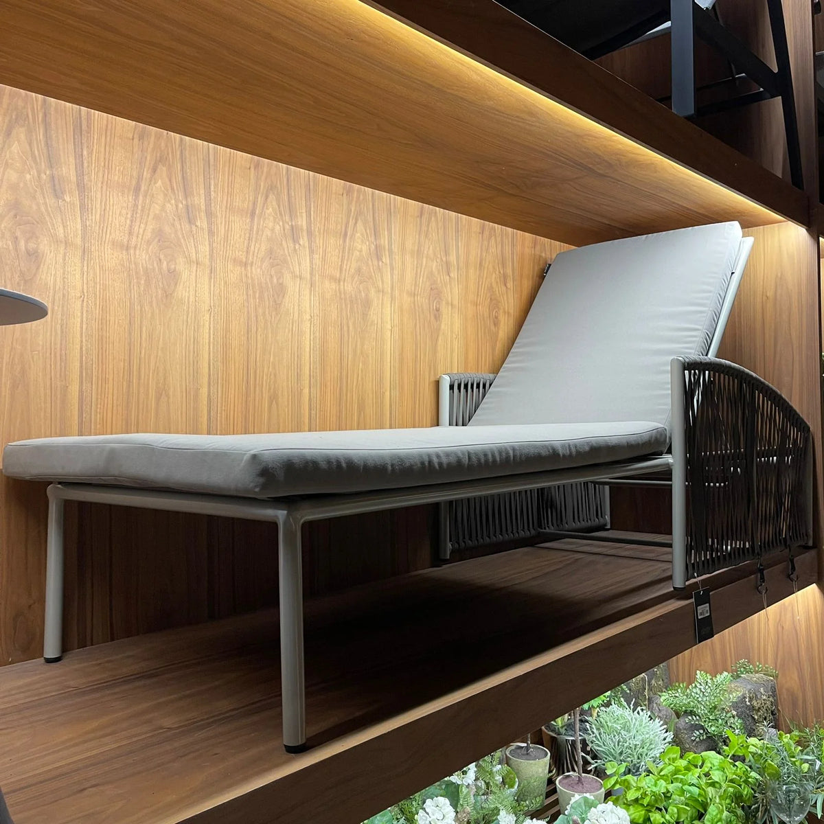 Display Item - Lyon Sunbed Outdoor 20840101 - YAS -  DISPLAY ITEM - ebarza Furniture UAE | Shop Modern Furniture in Abu Dhabi & Dubai - مفروشات ايبازرا في الامارات | تسوق اثاث عصري وديكورات مميزة في دبي وابوظبي
