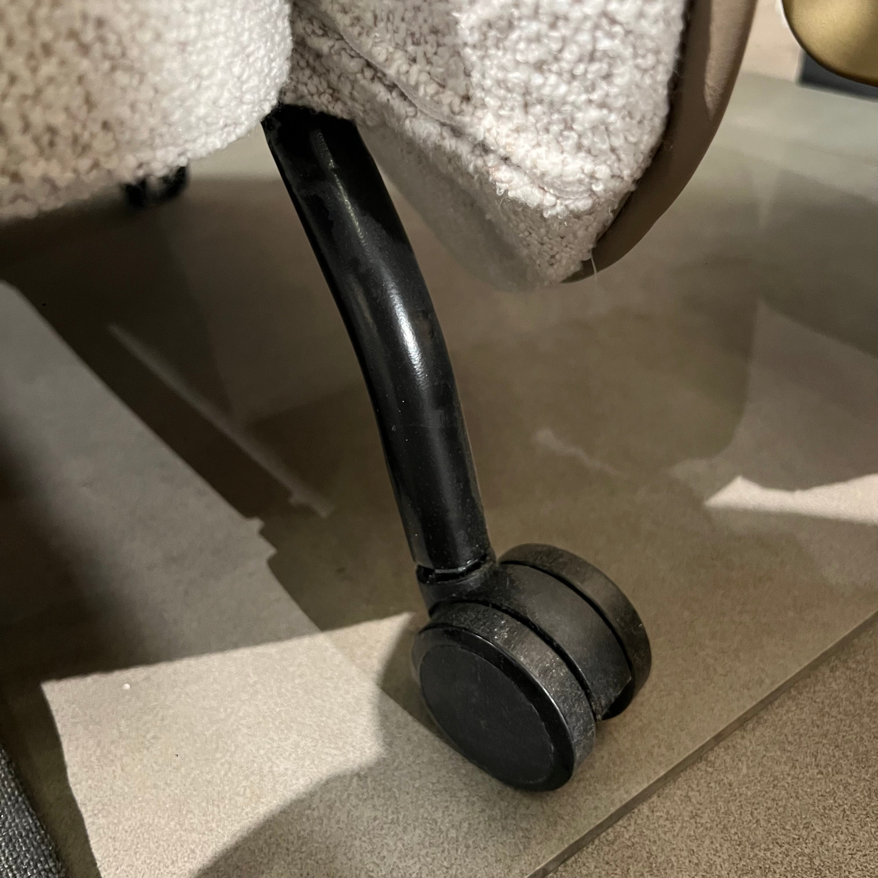 Display Item - New Metz Lounge Chair Lc063 Nakheel -  DISPLAY ITEM - ebarza Furniture UAE | Shop Modern Furniture in Abu Dhabi & Dubai - مفروشات ايبازرا في الامارات | تسوق اثاث عصري وديكورات مميزة في دبي وابوظبي
