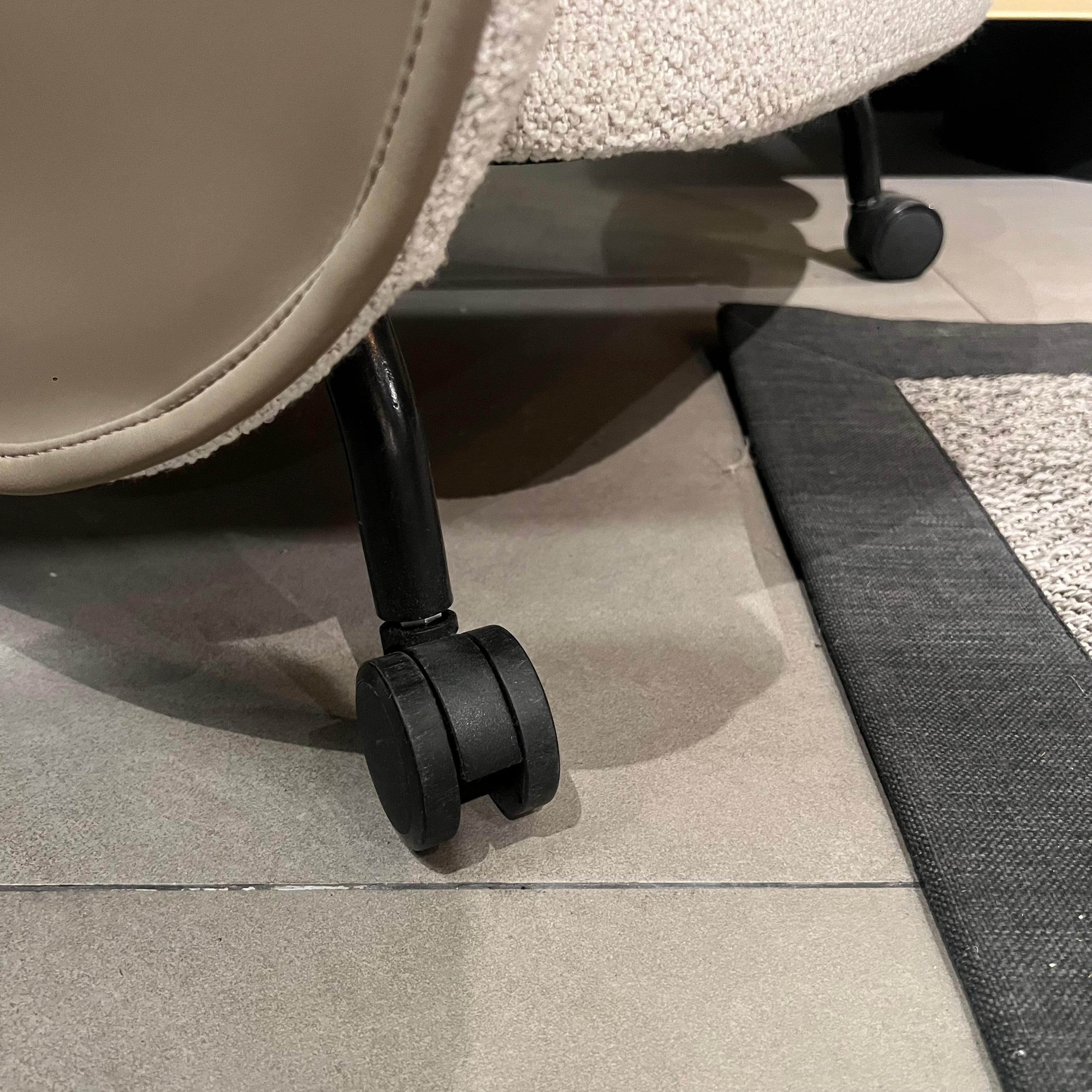 Display Item - New Metz Lounge Chair Lc063 Nakheel -  DISPLAY ITEM - ebarza Furniture UAE | Shop Modern Furniture in Abu Dhabi & Dubai - مفروشات ايبازرا في الامارات | تسوق اثاث عصري وديكورات مميزة في دبي وابوظبي