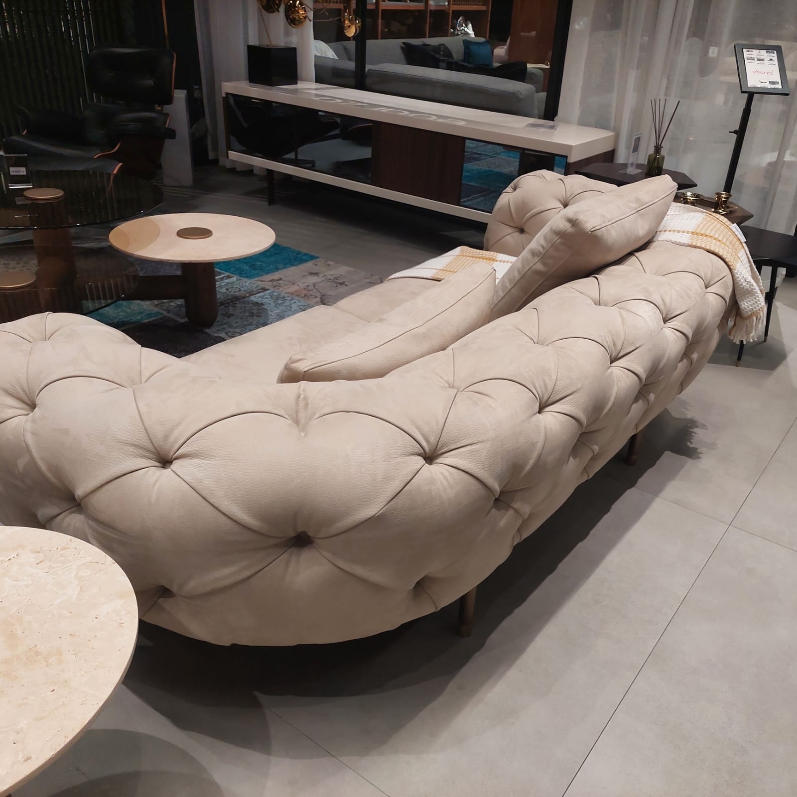 HOMAGE KOLTUK Next002 sofa display item in modern B-Nakheel fabric, showcasing a stylish, contemporary living room sofa.