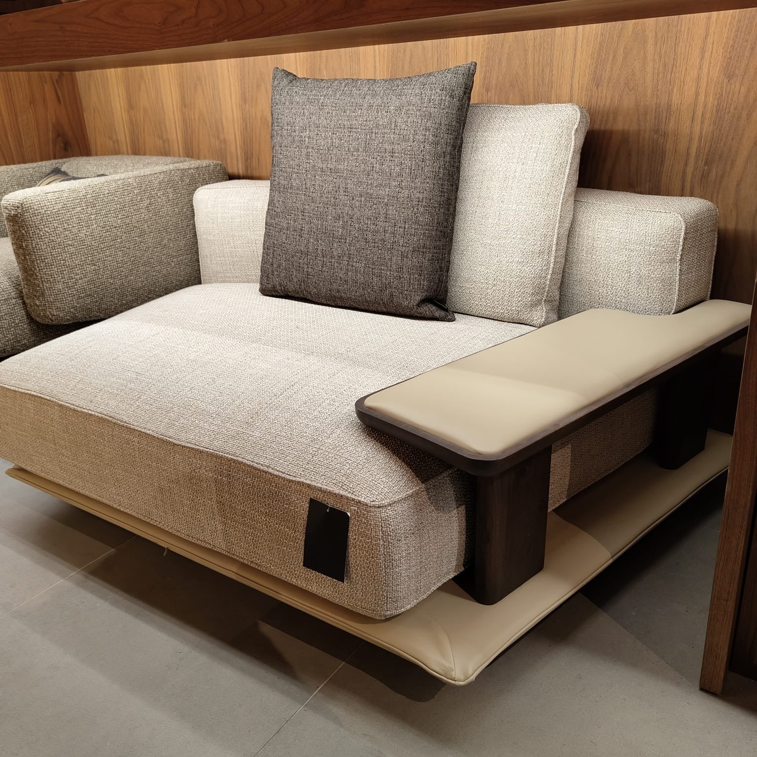 Display of Odeon C Module with right arm, 160cm, for Odeon sofa by HOMAGE KOLTUK, showcasing the modular sofa component.